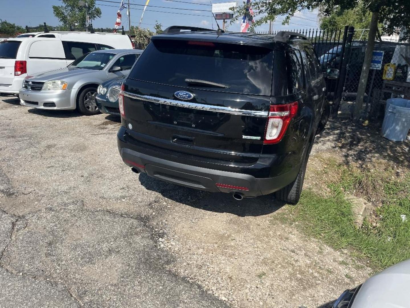 2012 BLACK FORD EXPLORER Base FWD (1FMHK7B97CG) with an 2.0L L4 DOHC 16V TURBO engine, AUTOMATIC transmission, located at 2303 West Mt. Houston, Houston, Texas, 77038, (281) 507-3956, 29.771597, -95.339569 - Photo#1