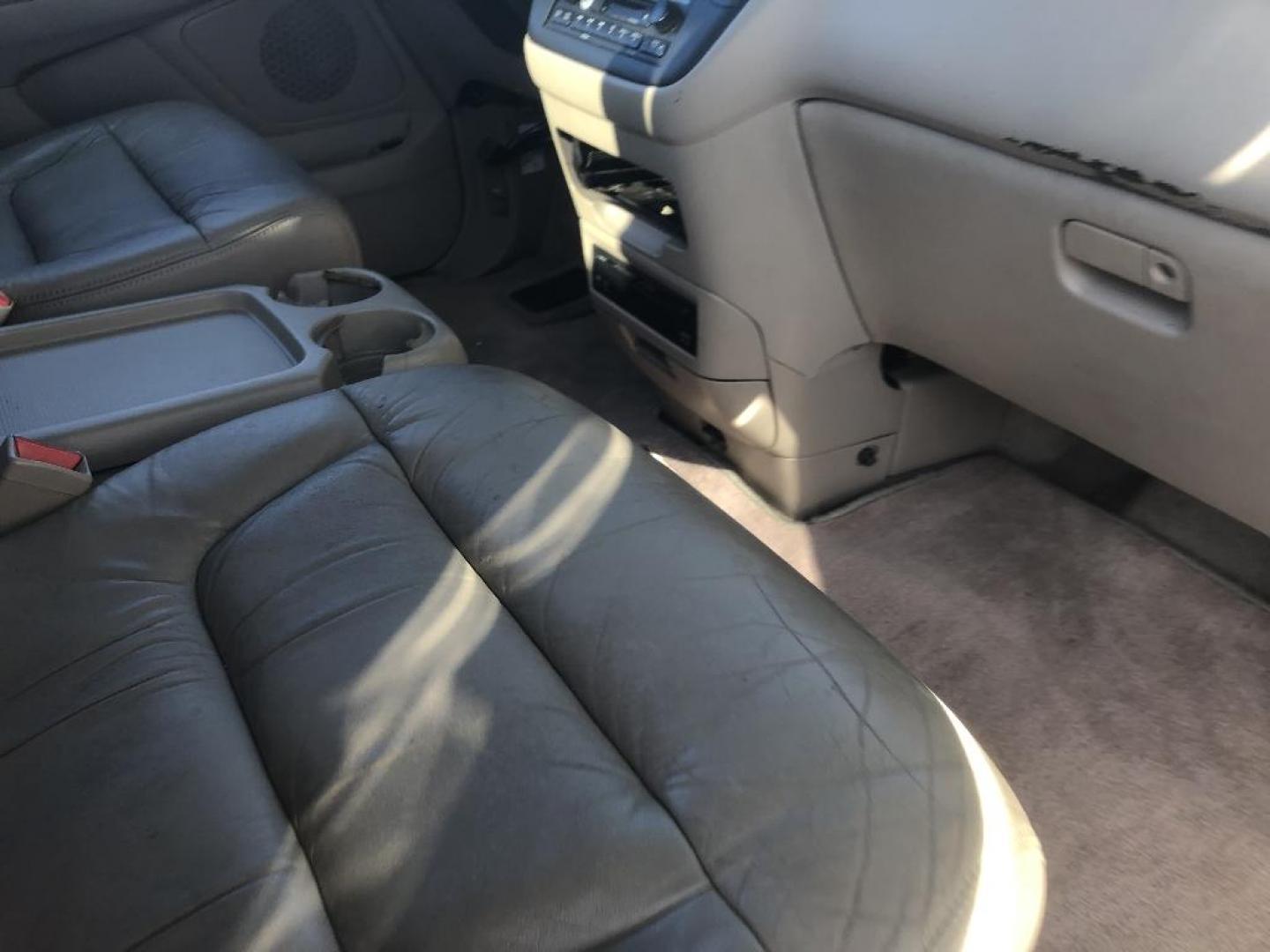 2004 BROWN HONDA ODYSSEY EX w/ Leather and DVD (5FNRL18094B) with an 3.5L V6 SOHC 24V engine, AUTOMATIC transmission, located at 2303 West Mt. Houston, Houston, Texas, 77038, (281) 507-3956, 29.771597, -95.339569 - Photo#4