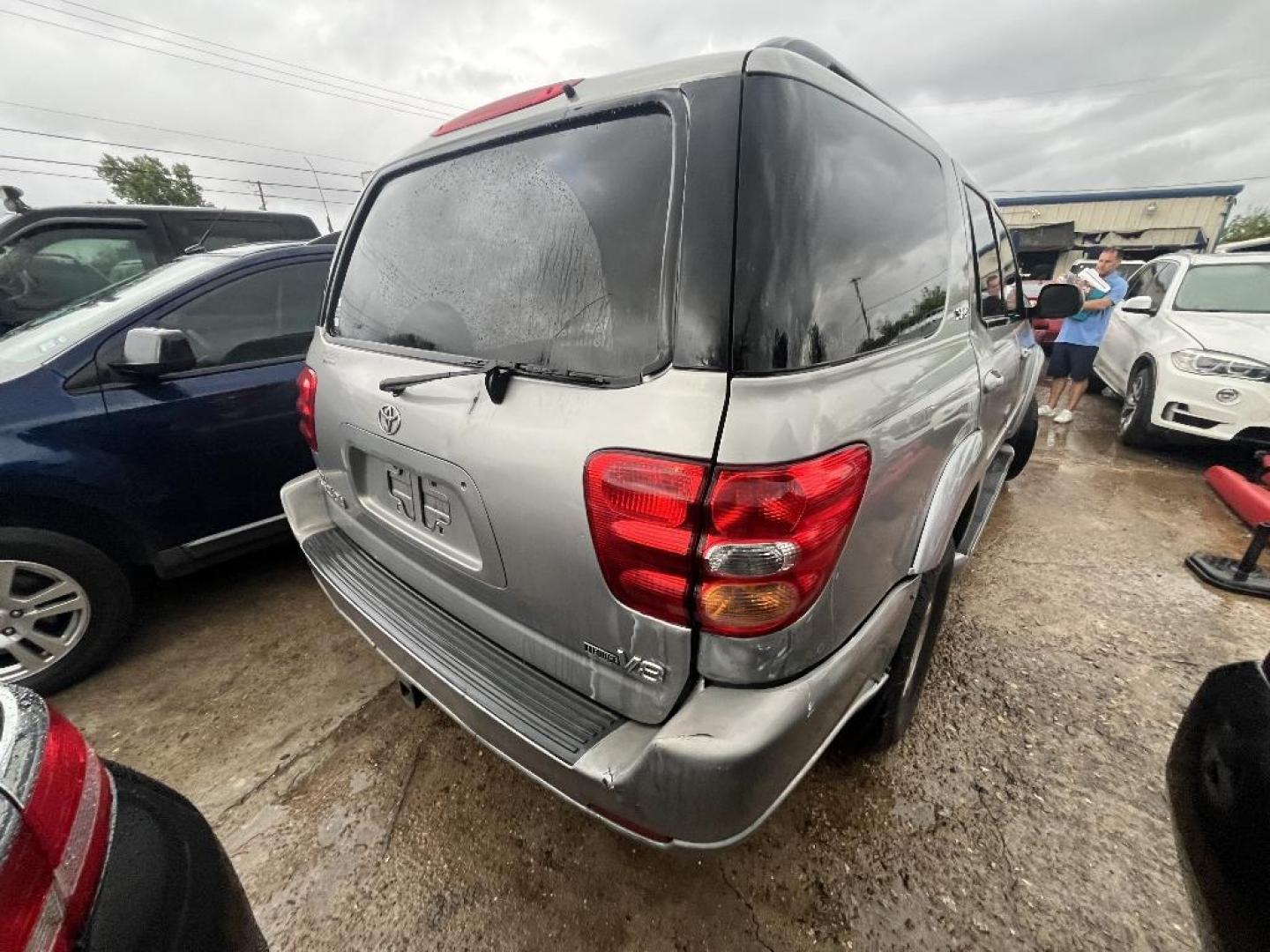 2002 GRAY TOYOTA SEQUOIA SR5 2WD (5TDZT34AX2S) with an 4.7L V8 DOHC 32V engine, AUTOMATIC transmission, located at 2303 West Mt. Houston, Houston, Texas, 77038, (281) 507-3956, 29.771597, -95.339569 - Photo#1