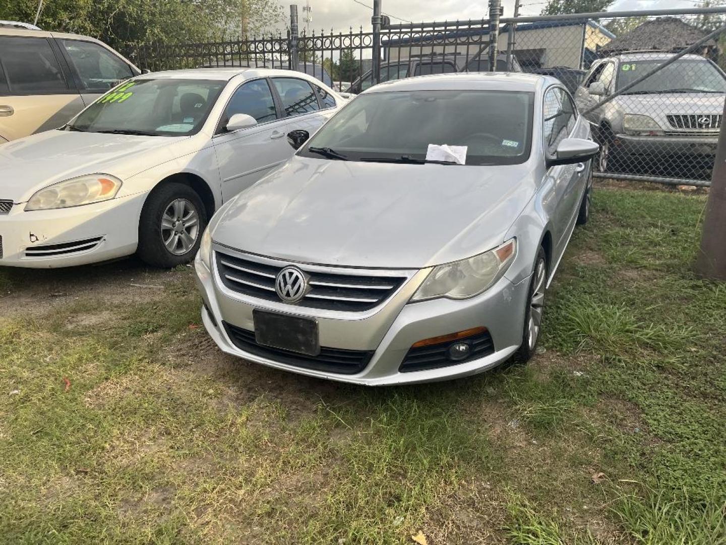 2010 GRAY VOLKSWAGEN CC Sport PZEV (WVWMN7AN1AE) with an 2.0L L4 DOHC 16V TURBO engine, AUTOMATIC transmission, located at 2303 West Mt. Houston, Houston, Texas, 77038, (281) 507-3956, 29.771597, -95.339569 - Photo#0