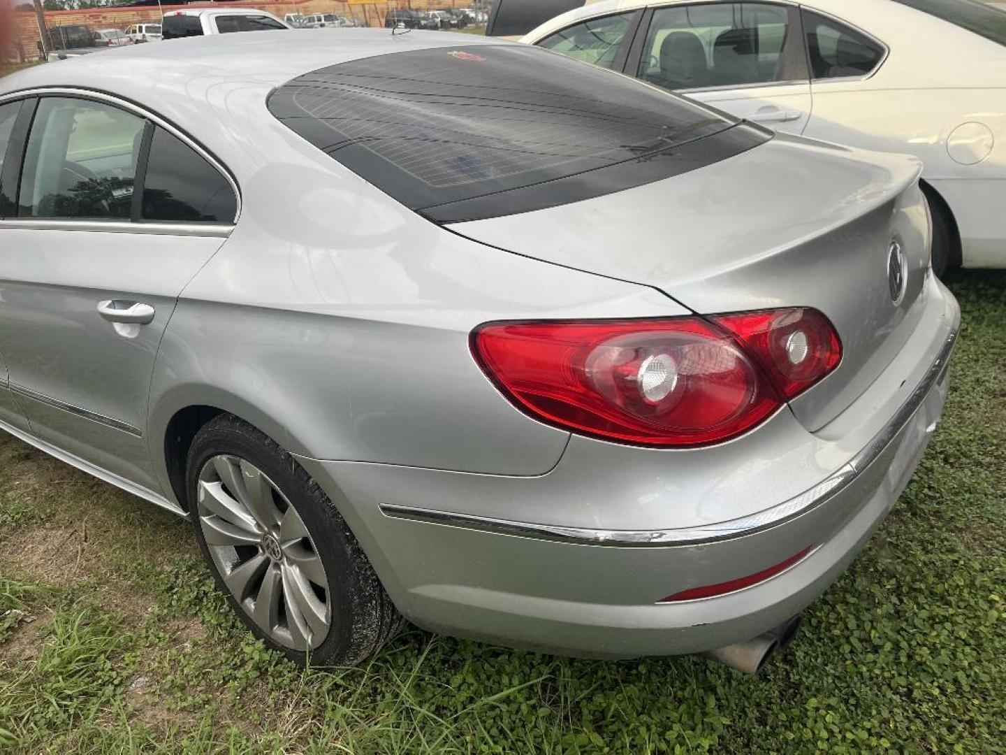 2010 GRAY VOLKSWAGEN CC Sport PZEV (WVWMN7AN1AE) with an 2.0L L4 DOHC 16V TURBO engine, AUTOMATIC transmission, located at 2303 West Mt. Houston, Houston, Texas, 77038, (281) 507-3956, 29.771597, -95.339569 - Photo#1