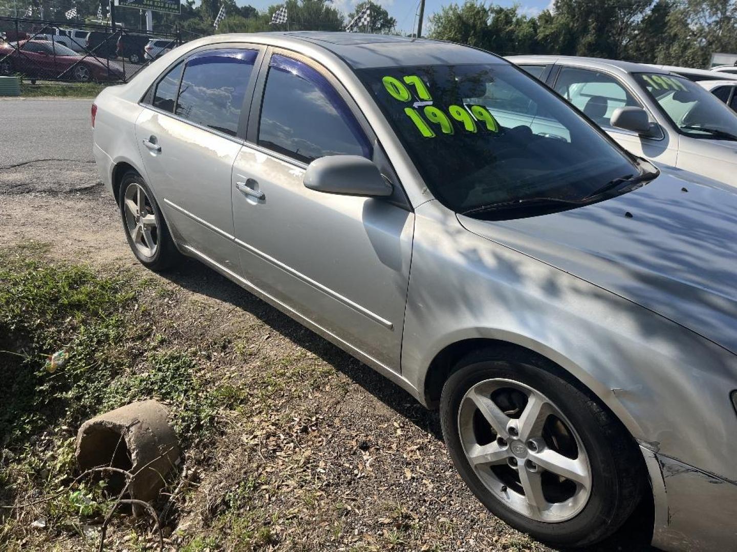 2007 GRAY HYUNDAI SONATA SE XM (5NPEU46FX7H) with an 3.3L V6 DOHC 24V engine, AUTOMATIC transmission, located at 2303 West Mt. Houston, Houston, Texas, 77038, (281) 507-3956, 29.771597, -95.339569 - Photo#0