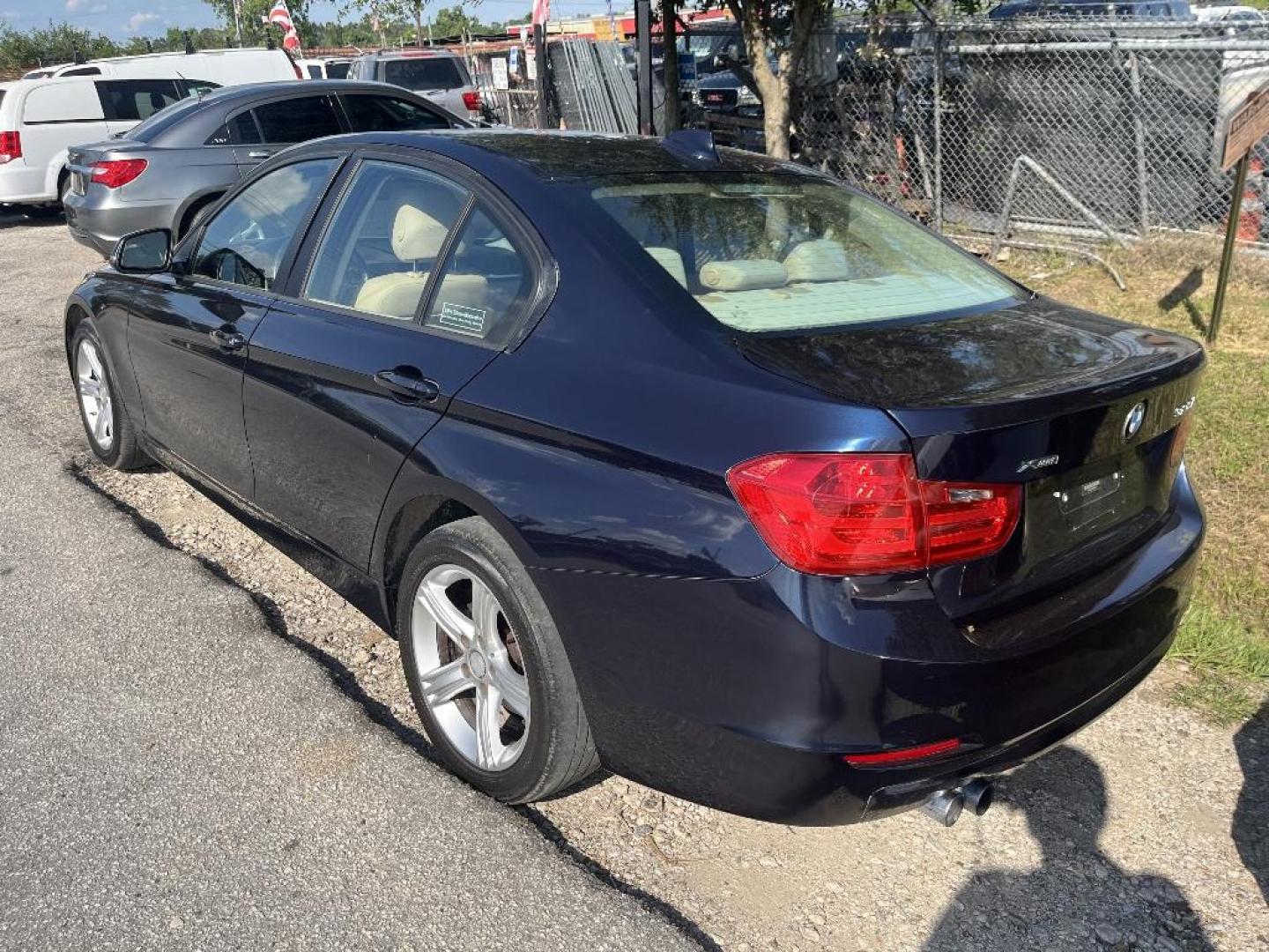 2014 BLUE BMW 3-SERIES 328i xDrive Sedan - SULEV (WBA3B5C52EP) with an 2.0L L4 DOHC 16V engine, AUTOMATIC transmission, located at 2303 West Mt. Houston, Houston, Texas, 77038, (281) 507-3956, 29.771597, -95.339569 - Photo#2