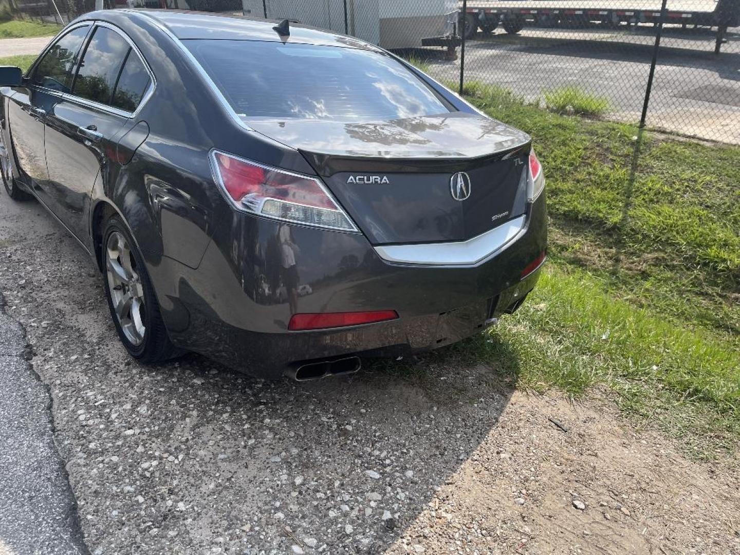 2010 GRAY ACURA TL 5-Speed AT SH-AWD with Tech Package (19UUA9F58AA) with an 3.5L V6 SOHC 24V engine, AUTOMATIC transmission, located at 2303 West Mt. Houston, Houston, Texas, 77038, (281) 507-3956, 29.771597, -95.339569 - Photo#1