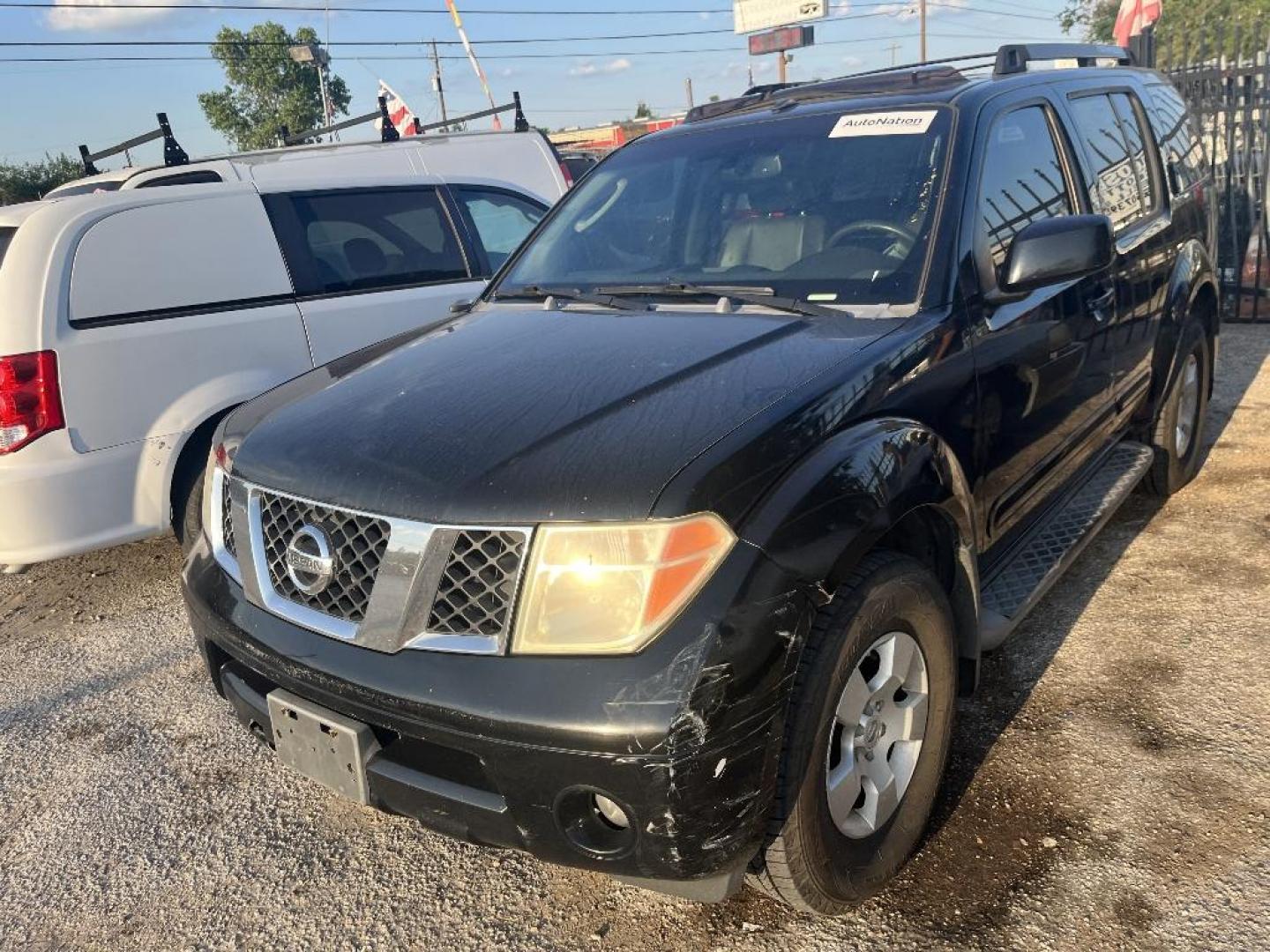 2006 BLACK NISSAN PATHFINDER LE 4WD (5N1AR18W56C) with an 3.5L V6 DOHC 24V engine, AUTOMATIC transmission, located at 2303 West Mt. Houston, Houston, Texas, 77038, (281) 507-3956, 29.771597, -95.339569 - Photo#0