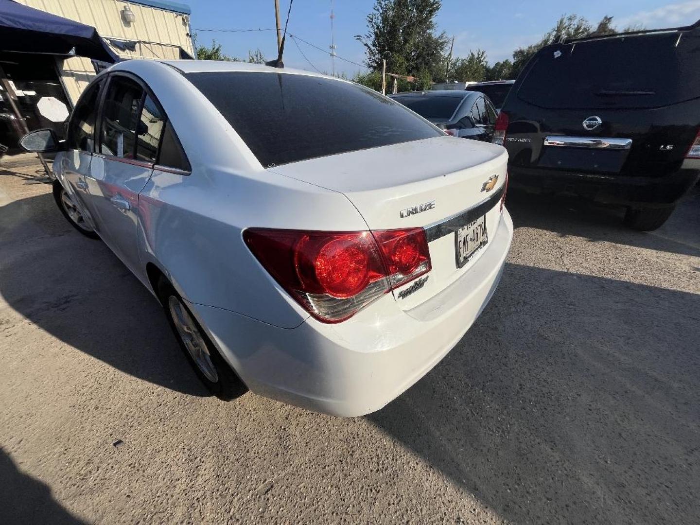 2012 WHITE CHEVROLET CRUZE 2LS (1G1PC5SH6C7) with an 1.8L L4 DOHC 16V FFV engine, AUTOMATIC transmission, located at 2303 West Mt. Houston, Houston, Texas, 77038, (281) 507-3956, 29.771597, -95.339569 - Photo#3