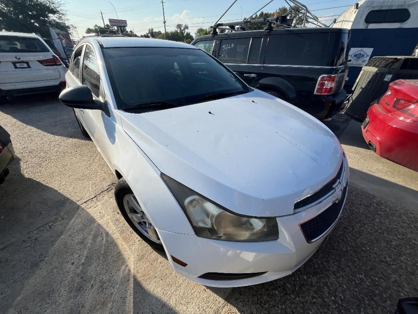 2012 WHITE CHEVROLET CRUZE 2LS (1G1PC5SH6C7) with an 1.8L L4 DOHC 16V FFV engine, AUTOMATIC transmission, located at 2303 West Mt. Houston, Houston, Texas, 77038, (281) 507-3956, 29.771597, -95.339569 - Photo#5