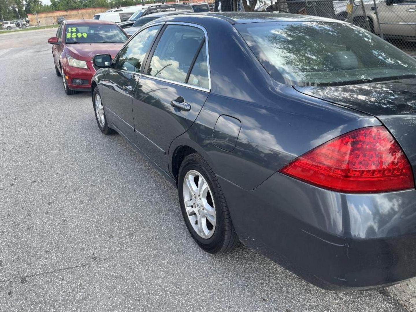 2007 BLACK HONDA ACCORD LX SE Sedan AT (1HGCM56367A) with an 2.4L L4 DOHC 16V engine, AUTOMATIC transmission, located at 2303 West Mt. Houston, Houston, Texas, 77038, (281) 507-3956, 29.771597, -95.339569 - Photo#5