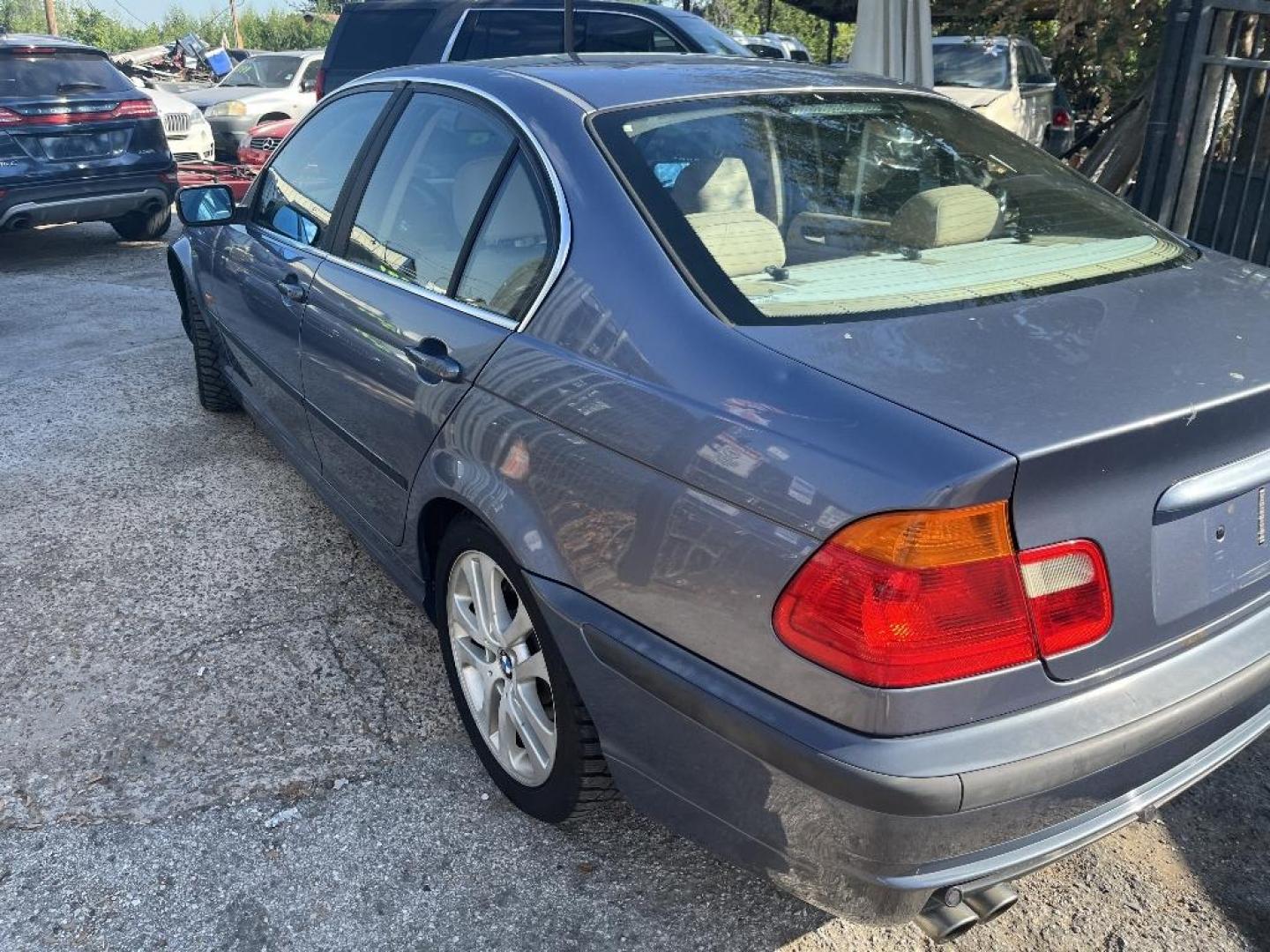 2001 SILVER BMW 3-SERIES 330i (WBAAV53481J) with an 3.0L L6 DOHC 24V engine, AUTOMATIC transmission, located at 2303 West Mt. Houston, Houston, Texas, 77038, (281) 507-3956, 29.771597, -95.339569 - Photo#3