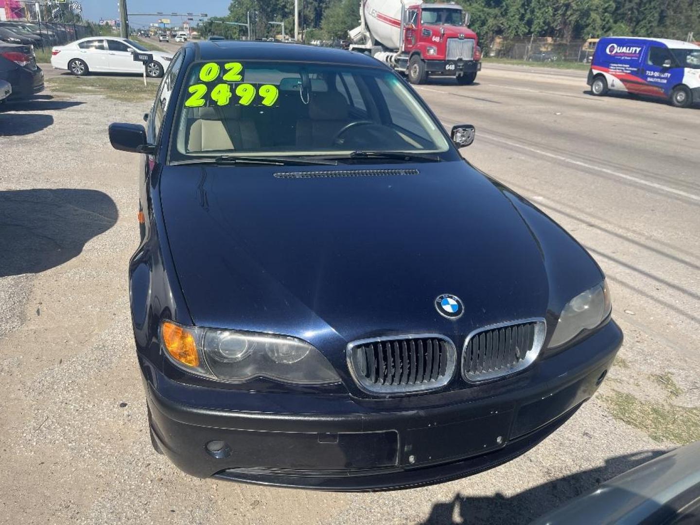 2002 BLUE BMW 3-SERIES 325i Sedan (WBAET37452N) with an 2.5L L6 DOHC 24V engine, AUTOMATIC transmission, located at 2303 West Mt. Houston, Houston, Texas, 77038, (281) 507-3956, 29.771597, -95.339569 - Photo#0