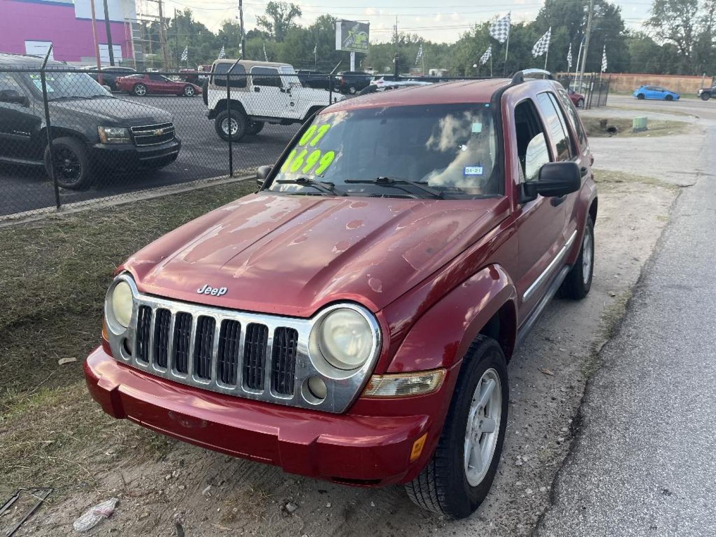 2007 RED JEEP LIBERTY Limited 2WD (1J4GK58K17W) with an 3.7L V6 SOHC 12V engine, AUTOMATIC transmission, located at 2303 West Mt. Houston, Houston, Texas, 77038, (281) 507-3956, 29.771597, -95.339569 - Photo#6