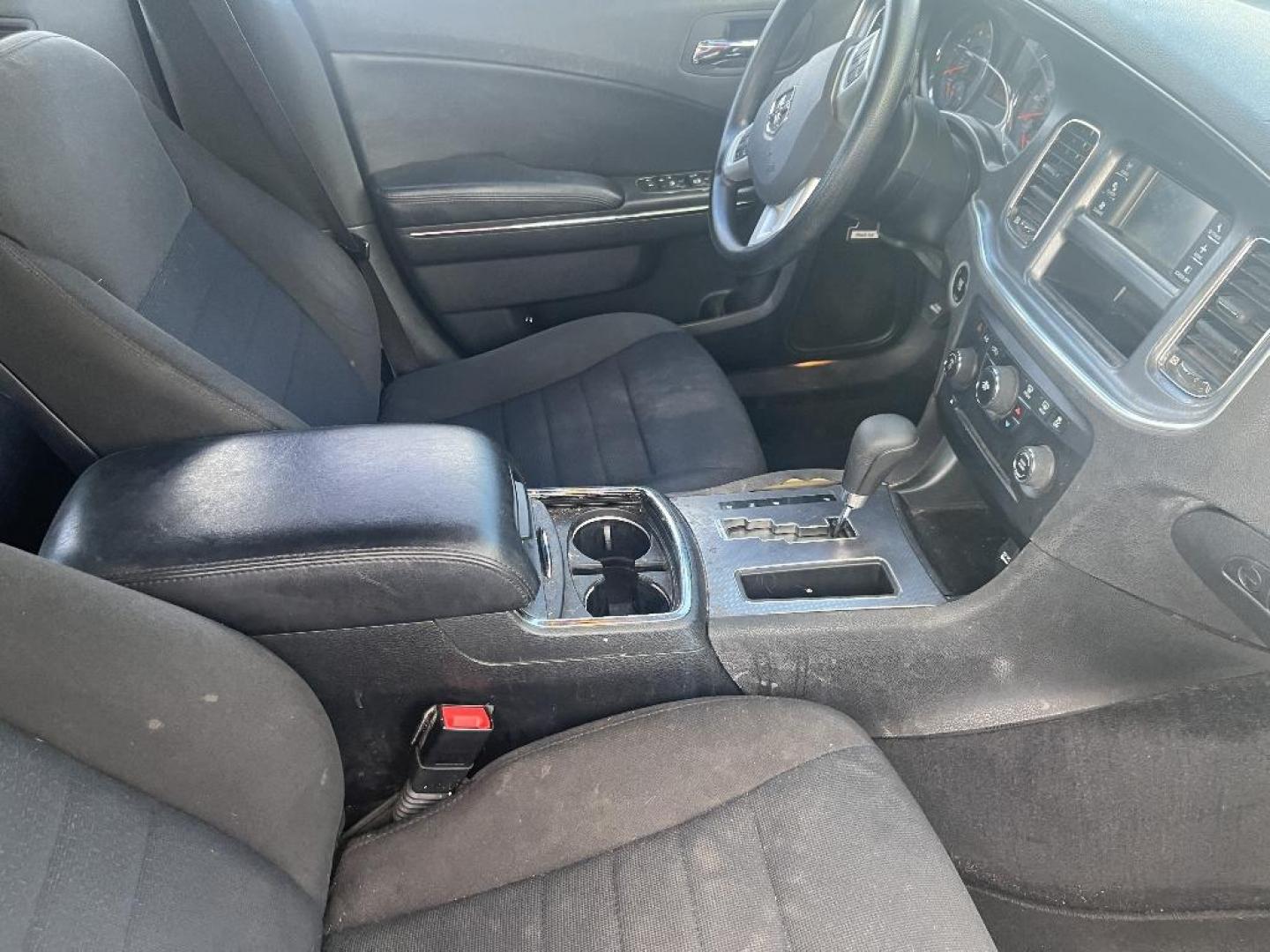 2014 WHITE DODGE CHARGER SE (2C3CDXBGXEH) with an 3.6L V6 DOHC 24V engine, AUTOMATIC transmission, located at 2303 West Mt. Houston, Houston, Texas, 77038, (281) 507-3956, 29.771597, -95.339569 - Photo#3