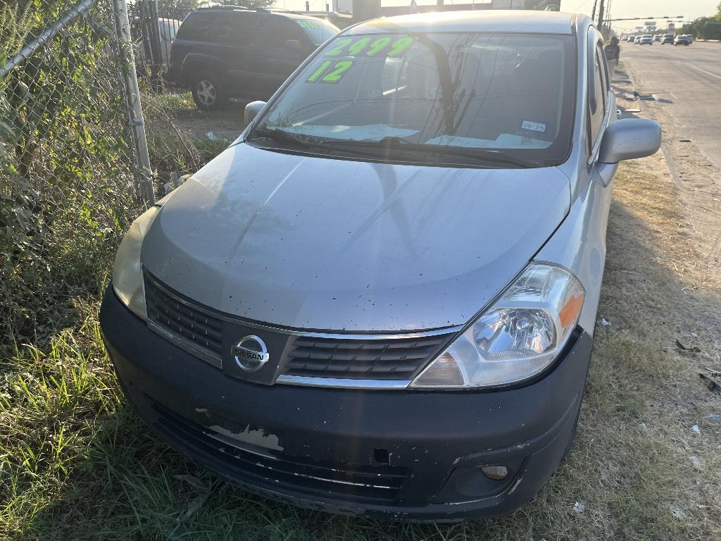 photo of 2012 NISSAN VERSA 1.8 SL Hatchback