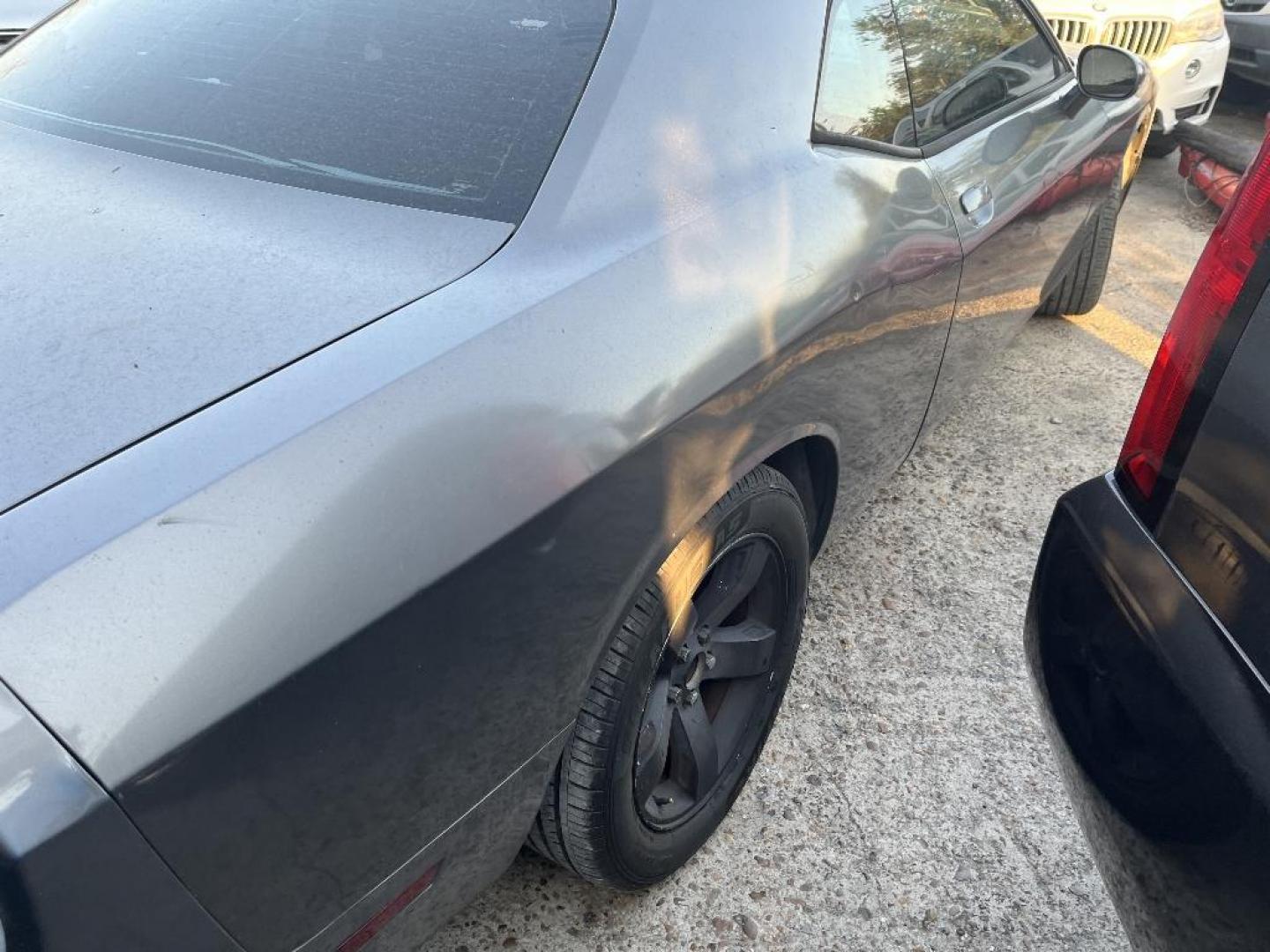 2011 GRAY DODGE CHALLENGER SE (2B3CJ4DG9BH) with an 3.6L V6 DOHC 24V engine, AUTOMATIC transmission, located at 2303 West Mt. Houston, Houston, Texas, 77038, (281) 507-3956, 29.771597, -95.339569 - Photo#2