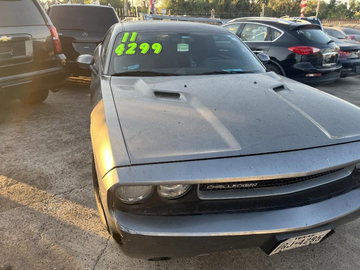 2011 GRAY DODGE CHALLENGER SE (2B3CJ4DG9BH) with an 3.6L V6 DOHC 24V engine, AUTOMATIC transmission, located at 2303 West Mt. Houston, Houston, Texas, 77038, (281) 507-3956, 29.771597, -95.339569 - Photo#5