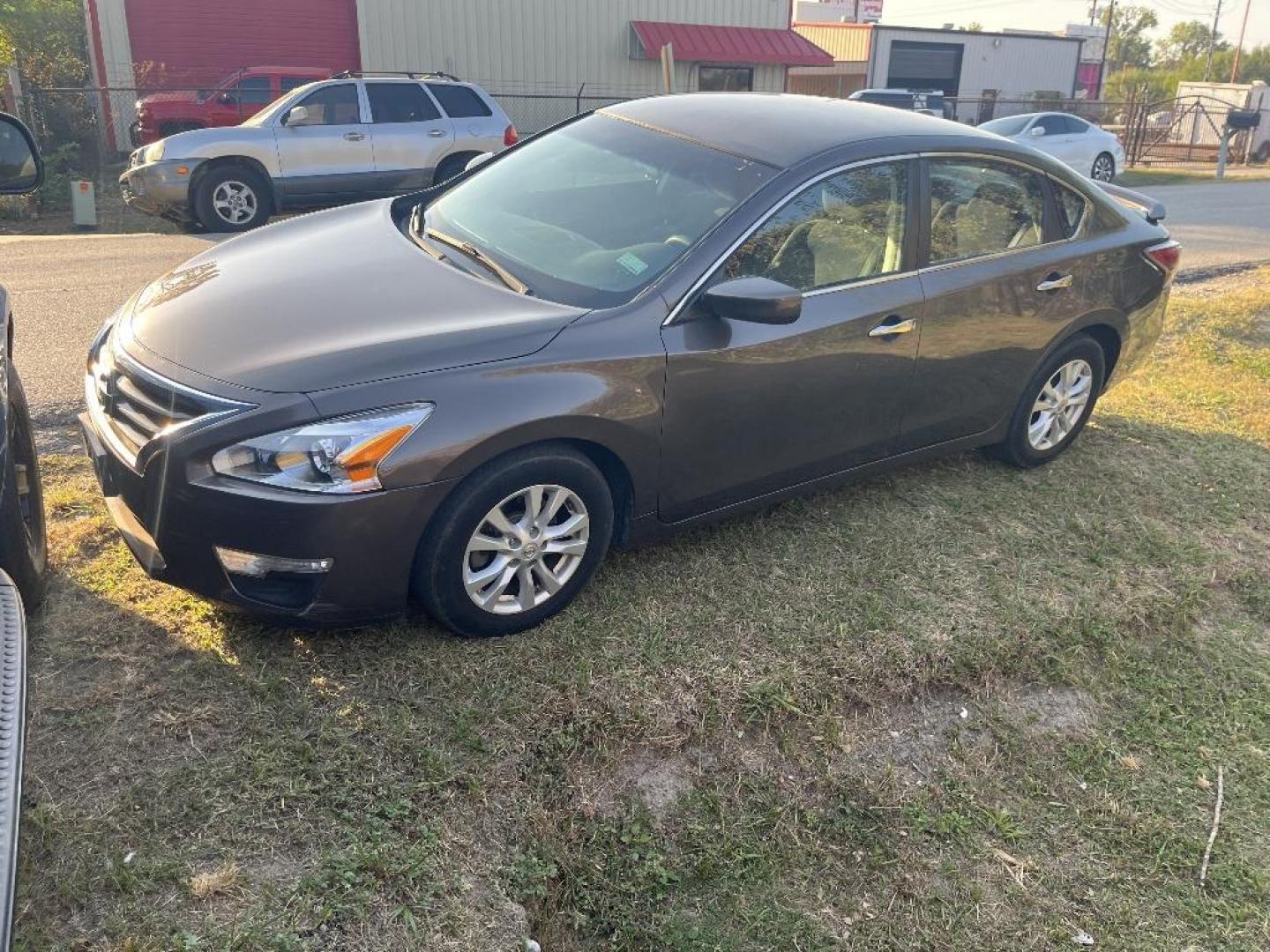 2014 BROWN NISSAN ALTIMA 2.5 SL (1N4AL3AP2EN) with an 2.5L L4 DOHC 16V engine, AUTOMATIC transmission, located at 2303 West Mt. Houston, Houston, Texas, 77038, (281) 507-3956, 29.771597, -95.339569 - Photo#3