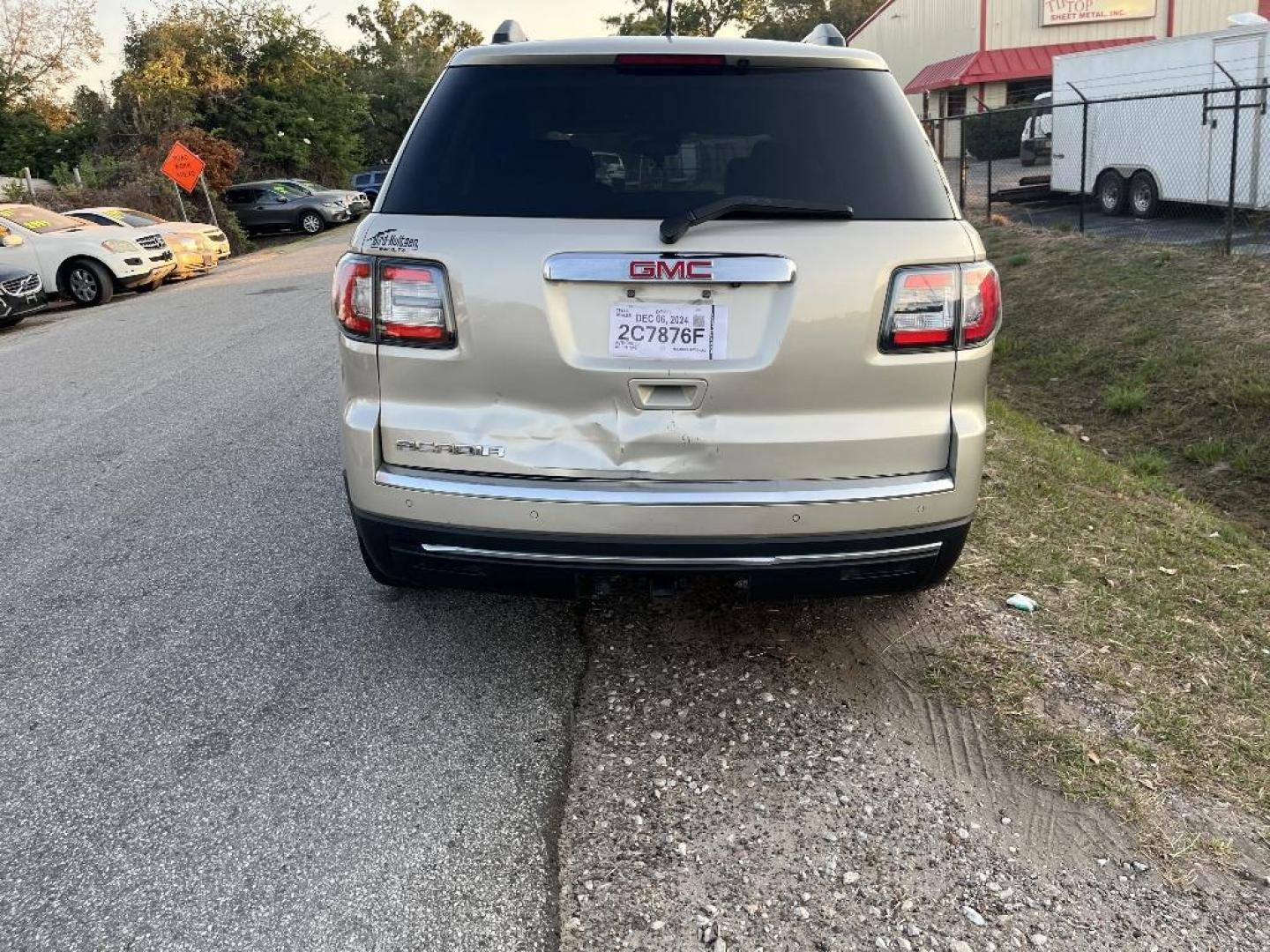 2015 BROWN GMC ACADIA SLT-2 FWD (1GKKRSKD3FJ) with an 3.6L V6 DOHC 24V engine, AUTOMATIC transmission, located at 2303 West Mt. Houston, Houston, Texas, 77038, (281) 507-3956, 29.771597, -95.339569 - Photo#5