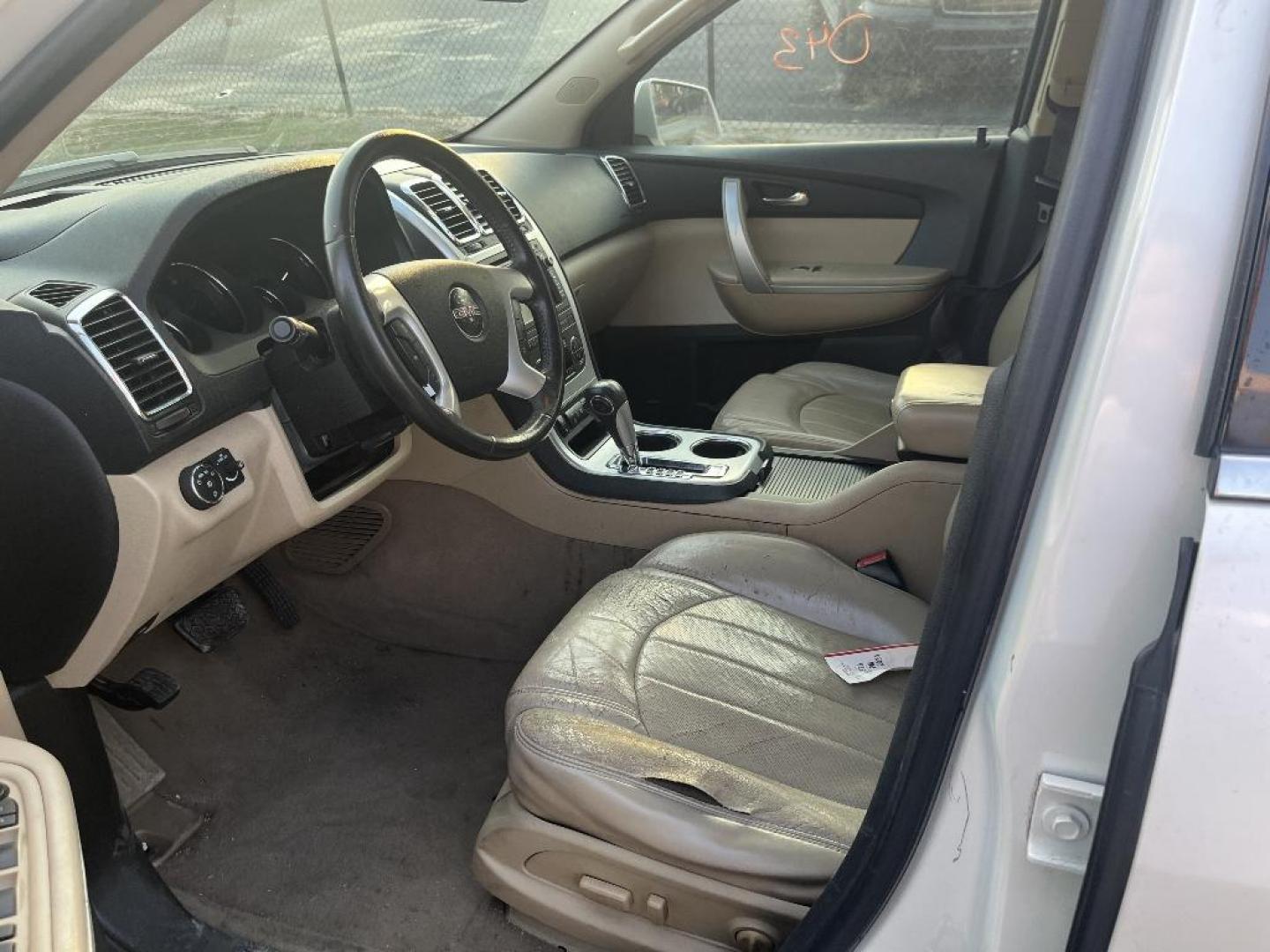 2011 WHITE GMC ACADIA SLT-2 FWD (1GKKRSED6BJ) with an 3.6L V6 DOHC 24V engine, AUTOMATIC transmission, located at 2303 West Mt. Houston, Houston, Texas, 77038, (281) 507-3956, 29.771597, -95.339569 - Photo#2