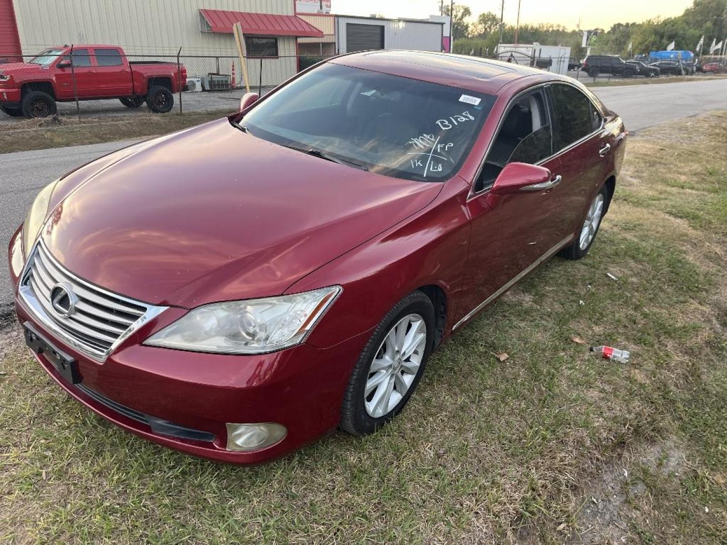 2010 RED LEXUS ES 350 Sedan (JTHBK1EG3A2) with an 3.5L V6 DOHC 24V engine, AUTOMATIC transmission, located at 2303 West Mt. Houston, Houston, 77038, (281) 507-3956, 29.771597, -95.339569 - Photo#4