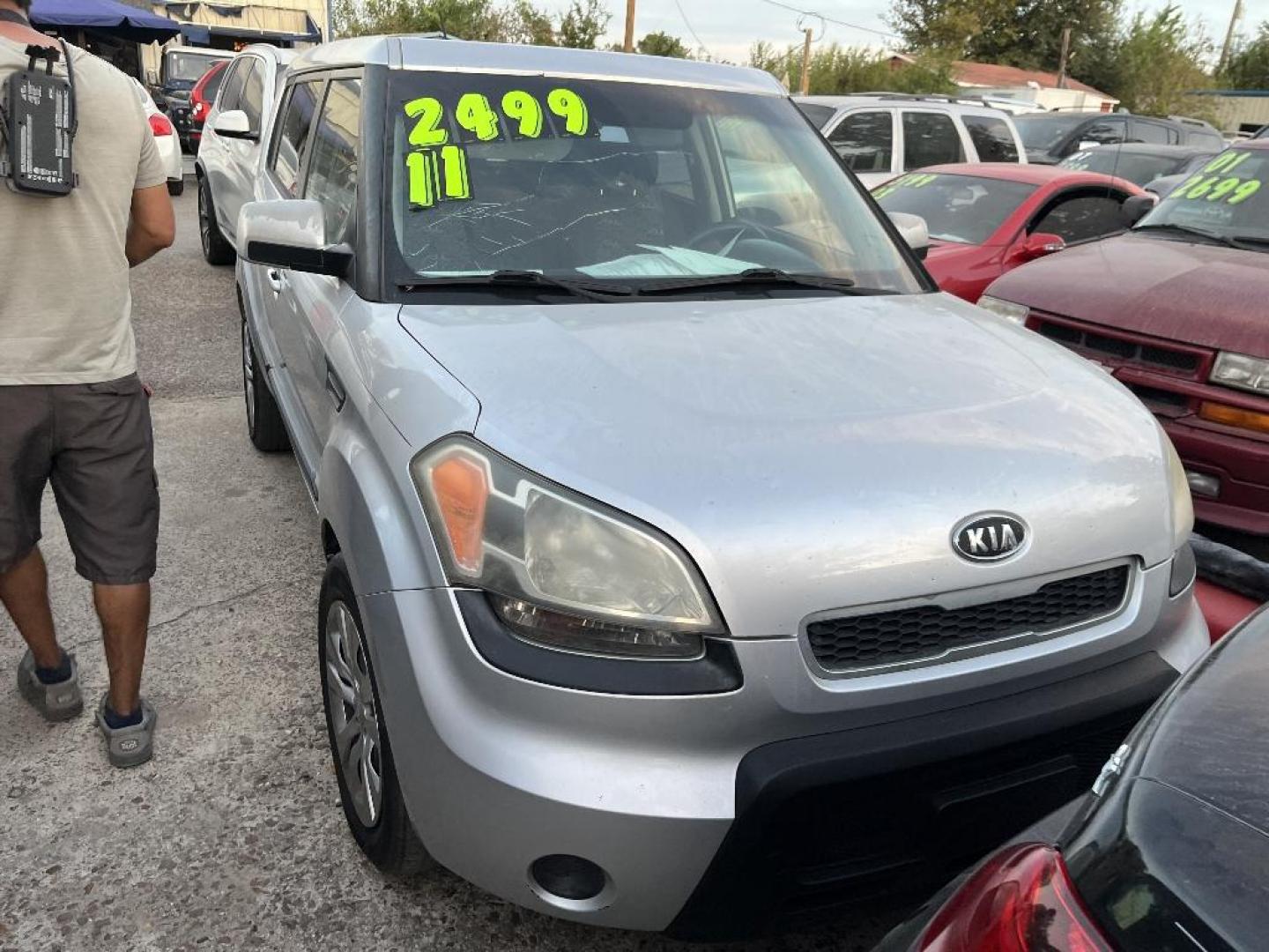 2011 BLUE KIA SOUL + (KNDJT2A21B7) with an 2.0L L4 DOHC 16V engine, AUTOMATIC transmission, located at 2303 West Mt. Houston, Houston, 77038, (281) 507-3956, 29.771597, -95.339569 - Photo#4