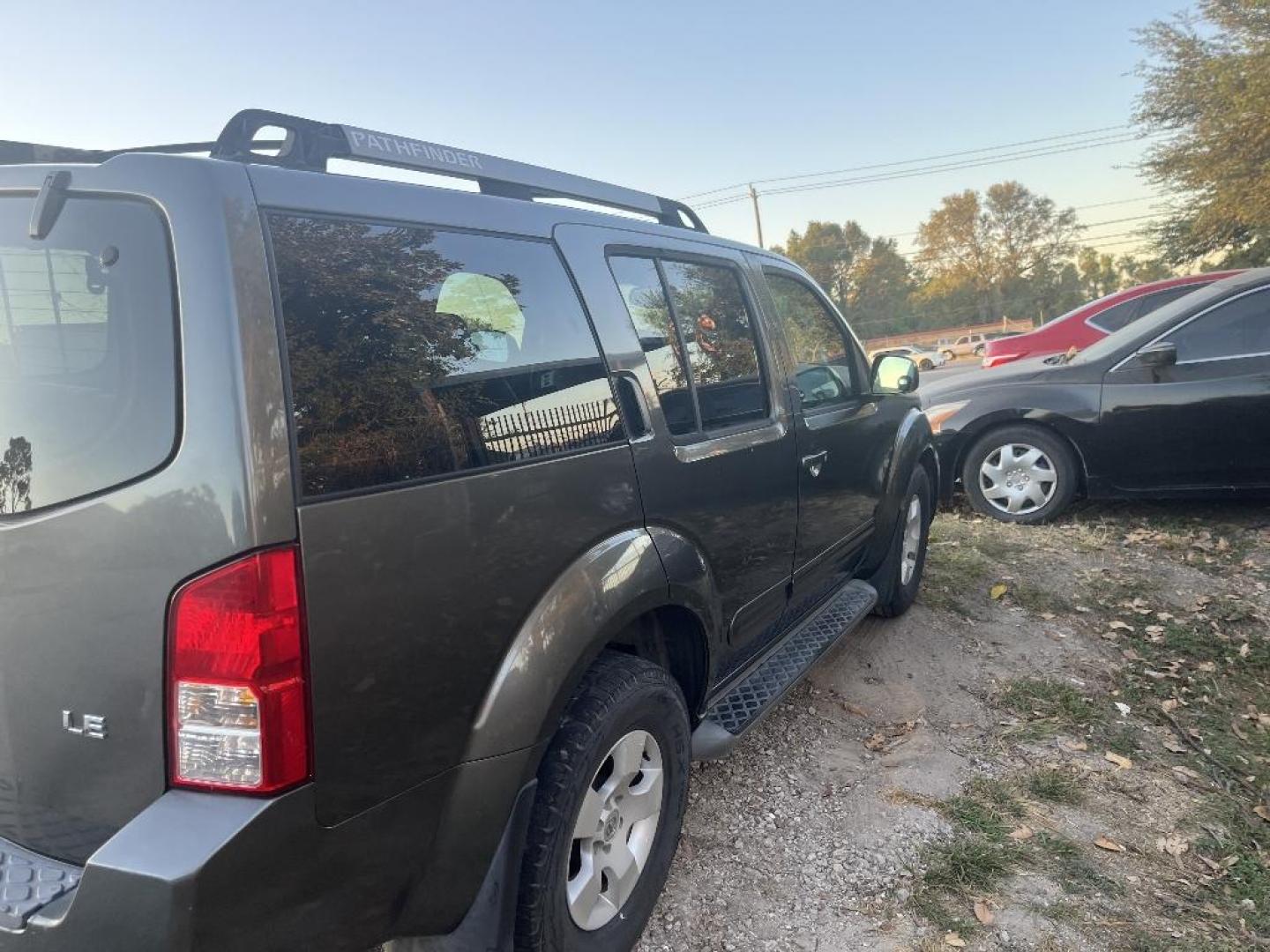 2005 GRAY NISSAN PATHFINDER XE 2WD (5N1AR18U45C) with an 3.5L V6 DOHC 24V engine, AUTOMATIC transmission, located at 2303 West Mt. Houston, Houston, 77038, (281) 507-3956, 29.771597, -95.339569 - Photo#2