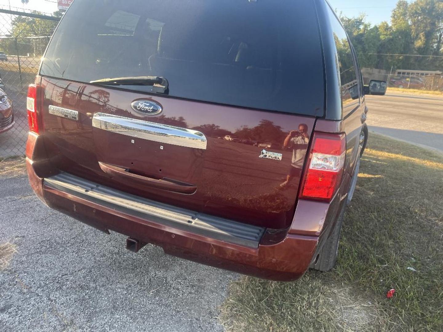 2012 MAROON FORD EXPEDITION EL King Ranch 2WD (1FMJK1H56CE) with an 5.4L V8 SOHC 16V FFV engine, AUTOMATIC transmission, located at 2303 West Mt. Houston, Houston, 77038, (281) 507-3956, 29.771597, -95.339569 - Photo#2