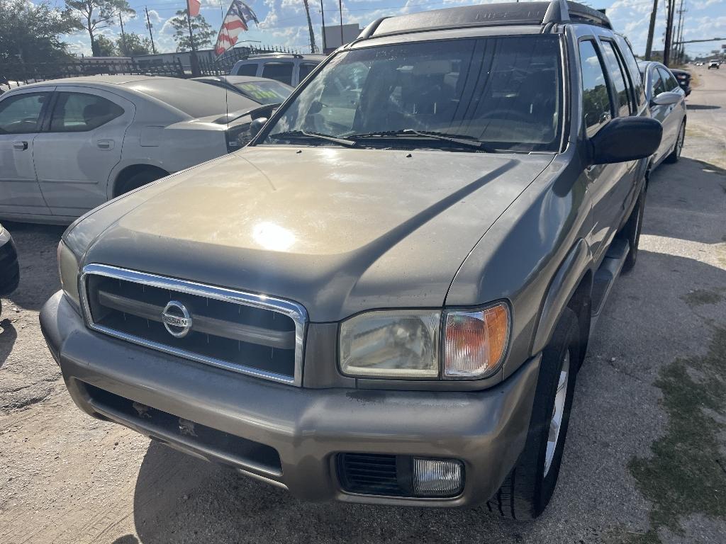 photo of 2004 NISSAN PATHFINDER SE 2WD