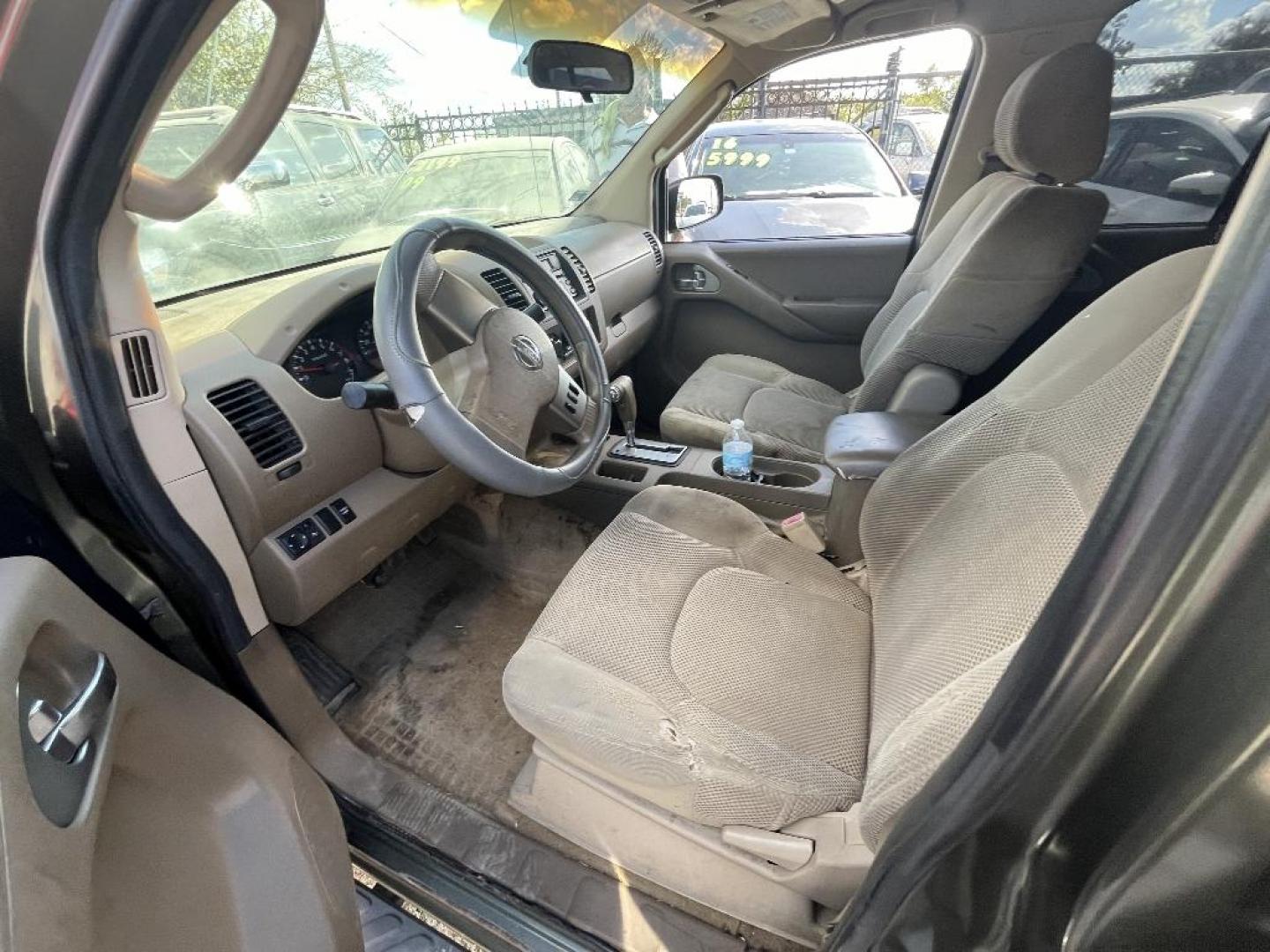 2005 BROWN NISSAN FRONTIER SE Crew Cab 2WD (1N6AD07U25C) with an 4.0L V6 DOHC 24V engine, AUTOMATIC transmission, located at 2303 West Mt. Houston, Houston, 77038, (281) 507-3956, 29.771597, -95.339569 - Photo#3