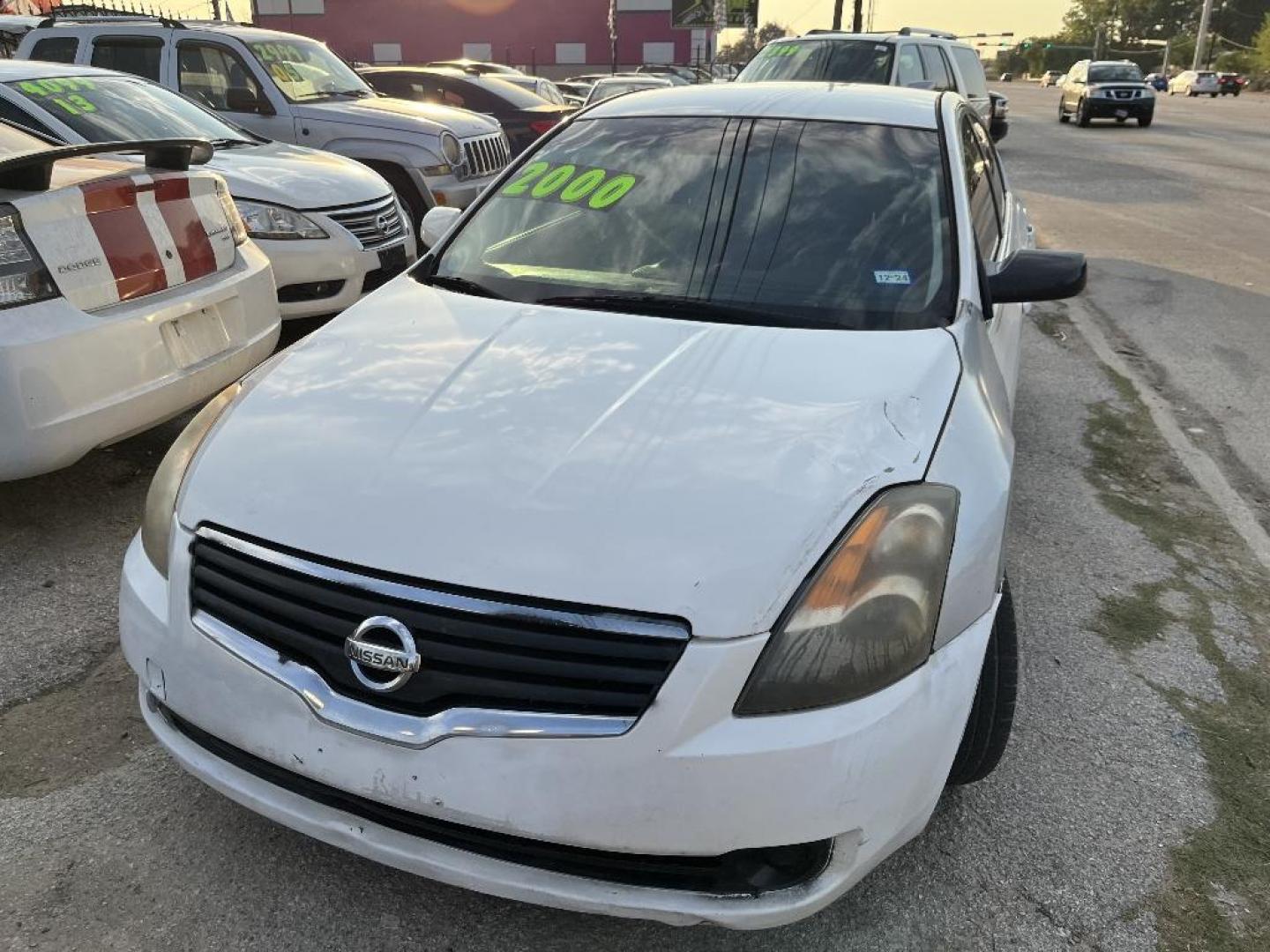 2008 WHITE NISSAN ALTIMA 2.5 S (1N4AL21E18C) with an 2.5L L4 DOHC 16V engine, AUTOMATIC transmission, located at 2303 West Mt. Houston, Houston, 77038, (281) 507-3956, 29.771597, -95.339569 - Photo#1