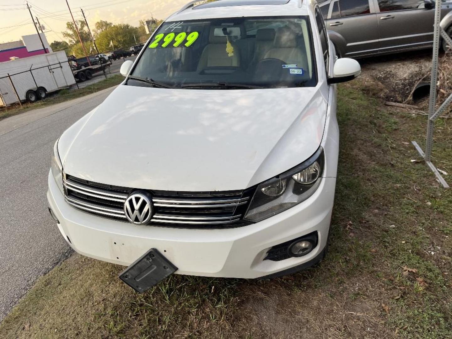 2014 WHITE VOLKSWAGEN TIGUAN S (WVGAV3AX4EW) with an 2.0L L4 DOHC 16V TURBO engine, AUTOMATIC transmission, located at 2303 West Mt. Houston, Houston, 77038, (281) 507-3956, 29.771597, -95.339569 - Photo#5