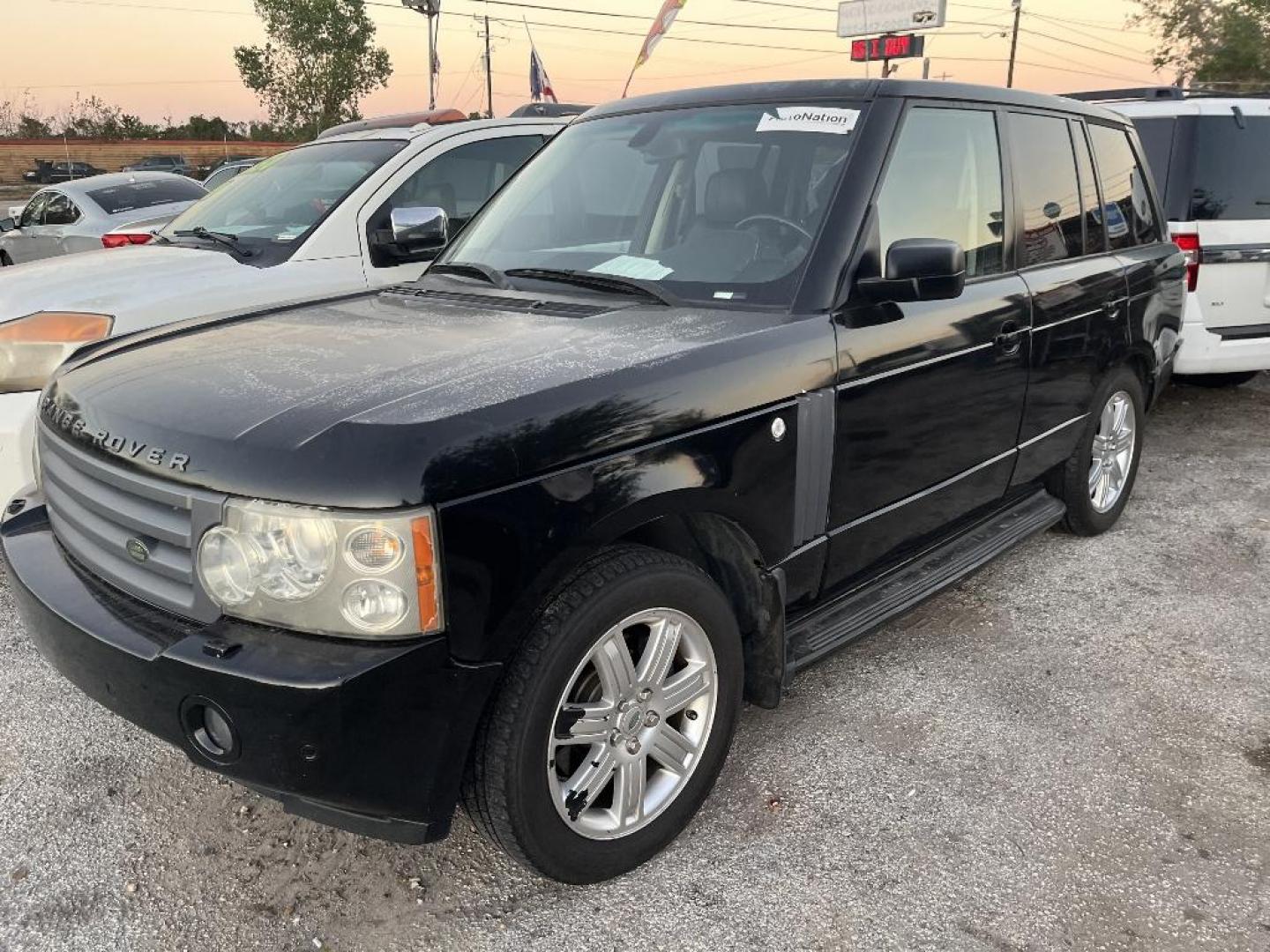 2007 BLACK LAND ROVER RANGE ROVER HSE (SALMF15437A) with an 4.4L V8 DOHC 32V engine, AUTOMATIC transmission, located at 2303 West Mt. Houston, Houston, 77038, (281) 507-3956, 29.771597, -95.339569 - Photo#0