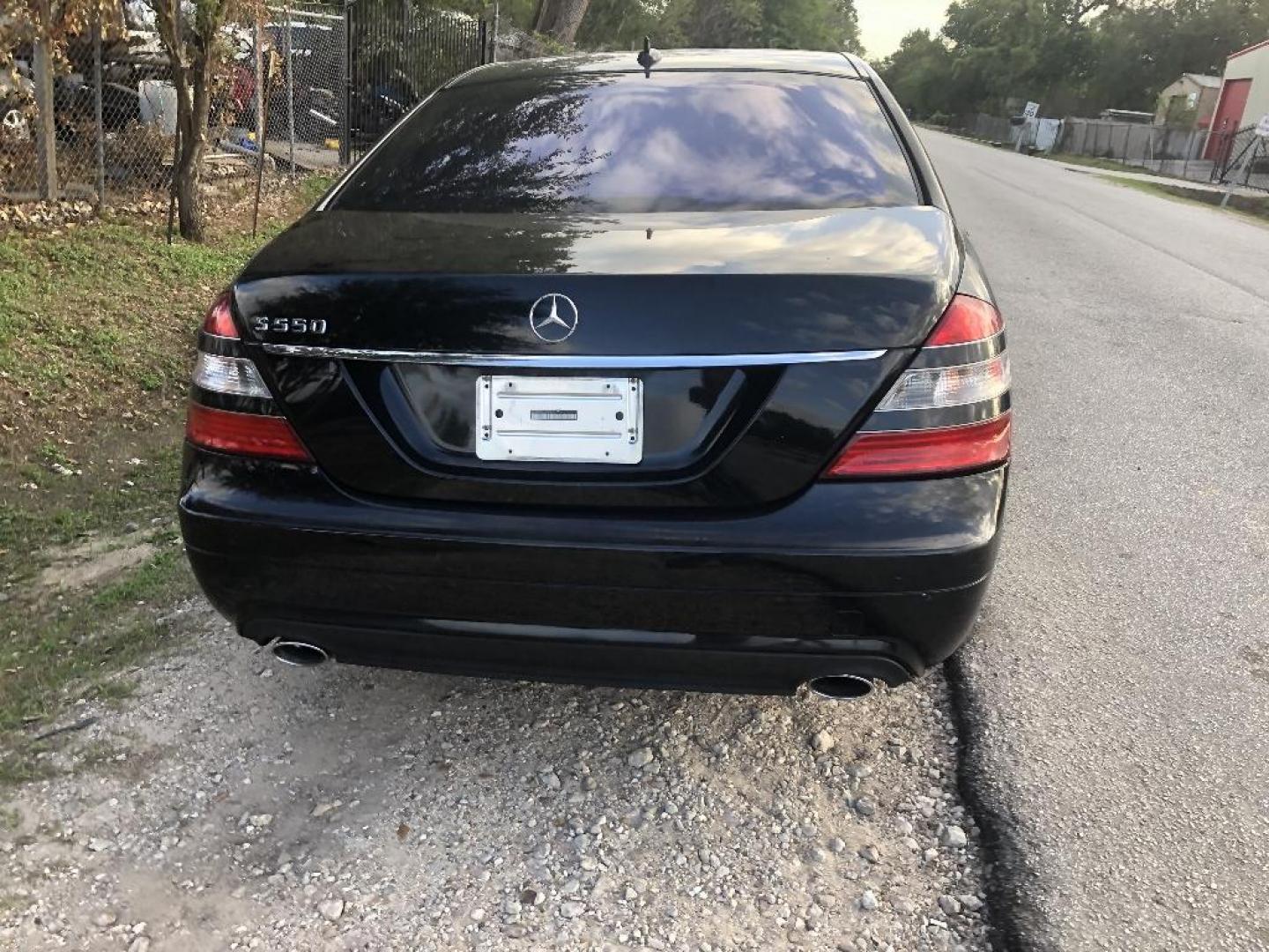 2009 BLACK MERCEDES-BENZ S-CLASS S550 (WDDNG71XX9A) with an 5.5L V8 DOHC 32V engine, AUTOMATIC transmission, located at 2303 West Mt. Houston, Houston, 77038, (281) 507-3956, 29.771597, -95.339569 - Photo#1