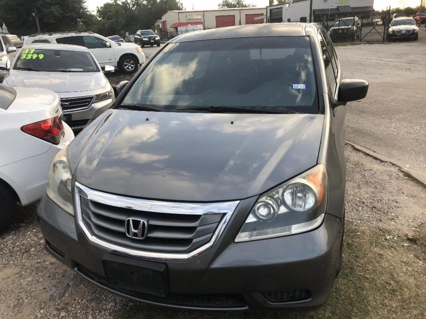 2009 GRAY HONDA ODYSSEY LX (5FNRL38259B) with an 3.5L V6 SOHC 24V engine, AUTOMATIC transmission, located at 2303 West Mt. Houston, Houston, 77038, (281) 507-3956, 29.771597, -95.339569 - Photo#4