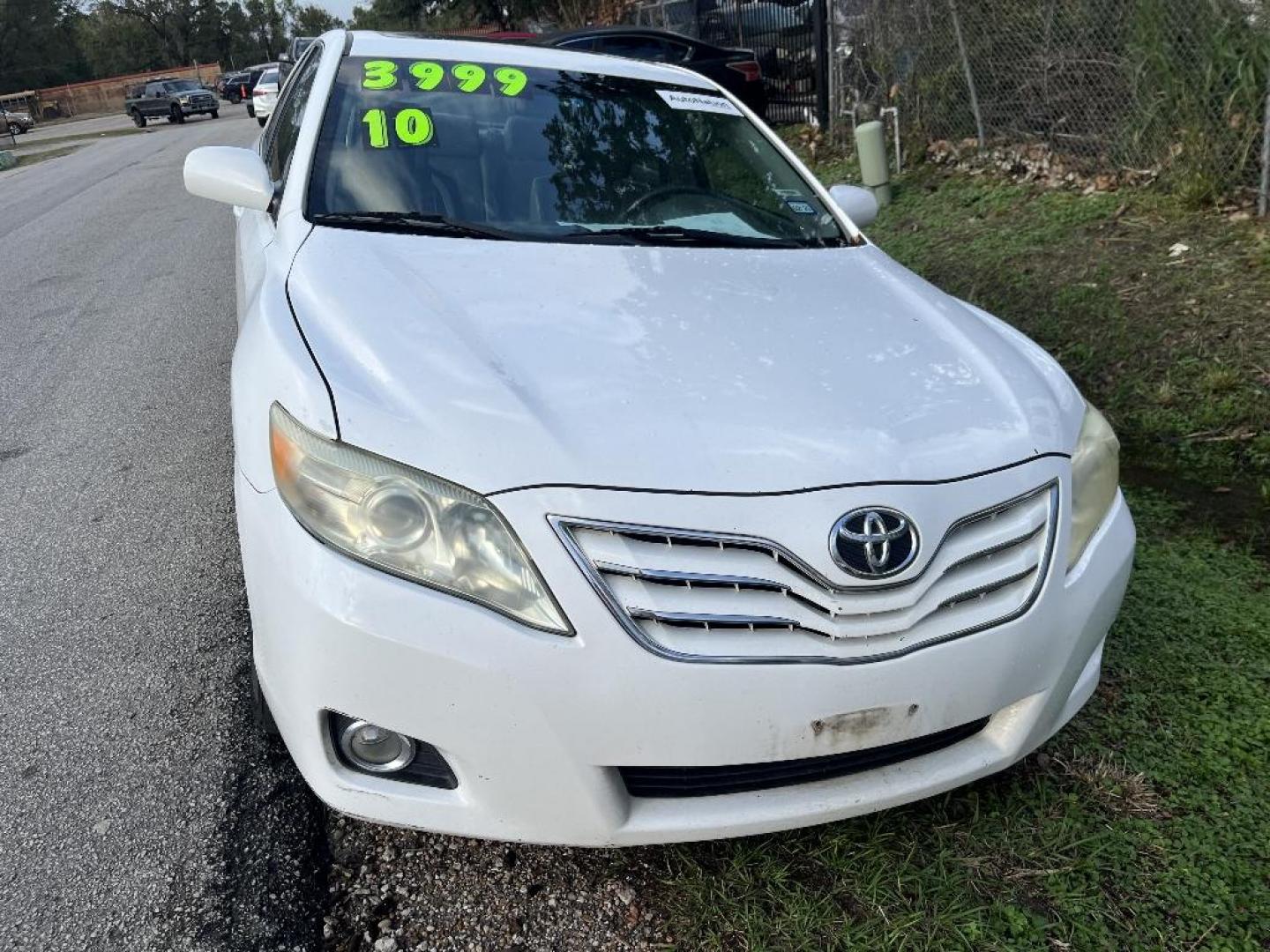 2010 WHITE TOYOTA CAMRY SE V6 6-Spd AT (4T1BK3EK3AU) with an 3.5L V6 DOHC 24V engine, AUTOMATIC transmission, located at 2303 West Mt. Houston, Houston, 77038, (281) 507-3956, 29.771597, -95.339569 - Photo#0