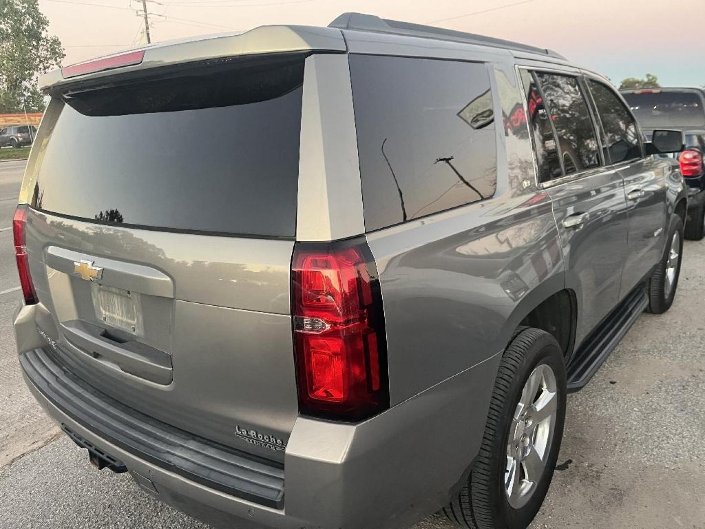 2017 SILVER CHEVROLET TAHOE LT 2WD (1GNSCBKC0HR) with an 5.3L V8 OHV 16V engine, AUTOMATIC transmission, located at 2303 West Mt. Houston, Houston, 77038, (281) 507-3956, 29.771597, -95.339569 - Photo#10