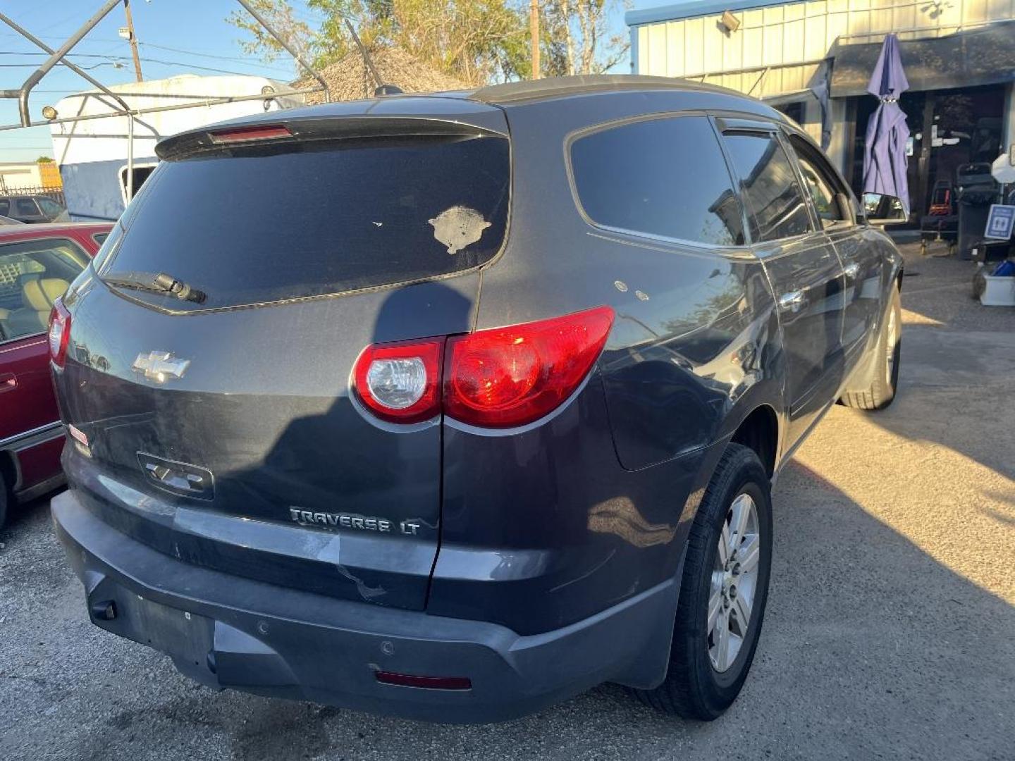 2010 GRAY CHEVROLET TRAVERSE LT2 FWD (1GNLRGED8AS) with an 3.6L V6 DOHC 24V engine, AUTOMATIC transmission, located at 2303 West Mt. Houston, Houston, 77038, (281) 507-3956, 29.771597, -95.339569 - Photo#5