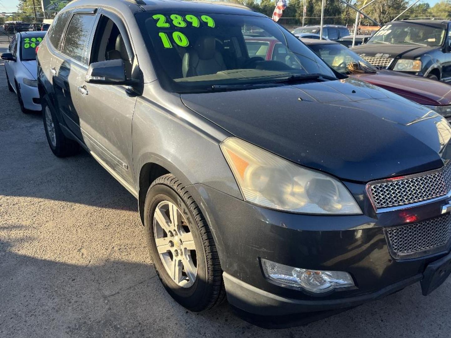 2010 GRAY CHEVROLET TRAVERSE LT2 FWD (1GNLRGED8AS) with an 3.6L V6 DOHC 24V engine, AUTOMATIC transmission, located at 2303 West Mt. Houston, Houston, 77038, (281) 507-3956, 29.771597, -95.339569 - Photo#6