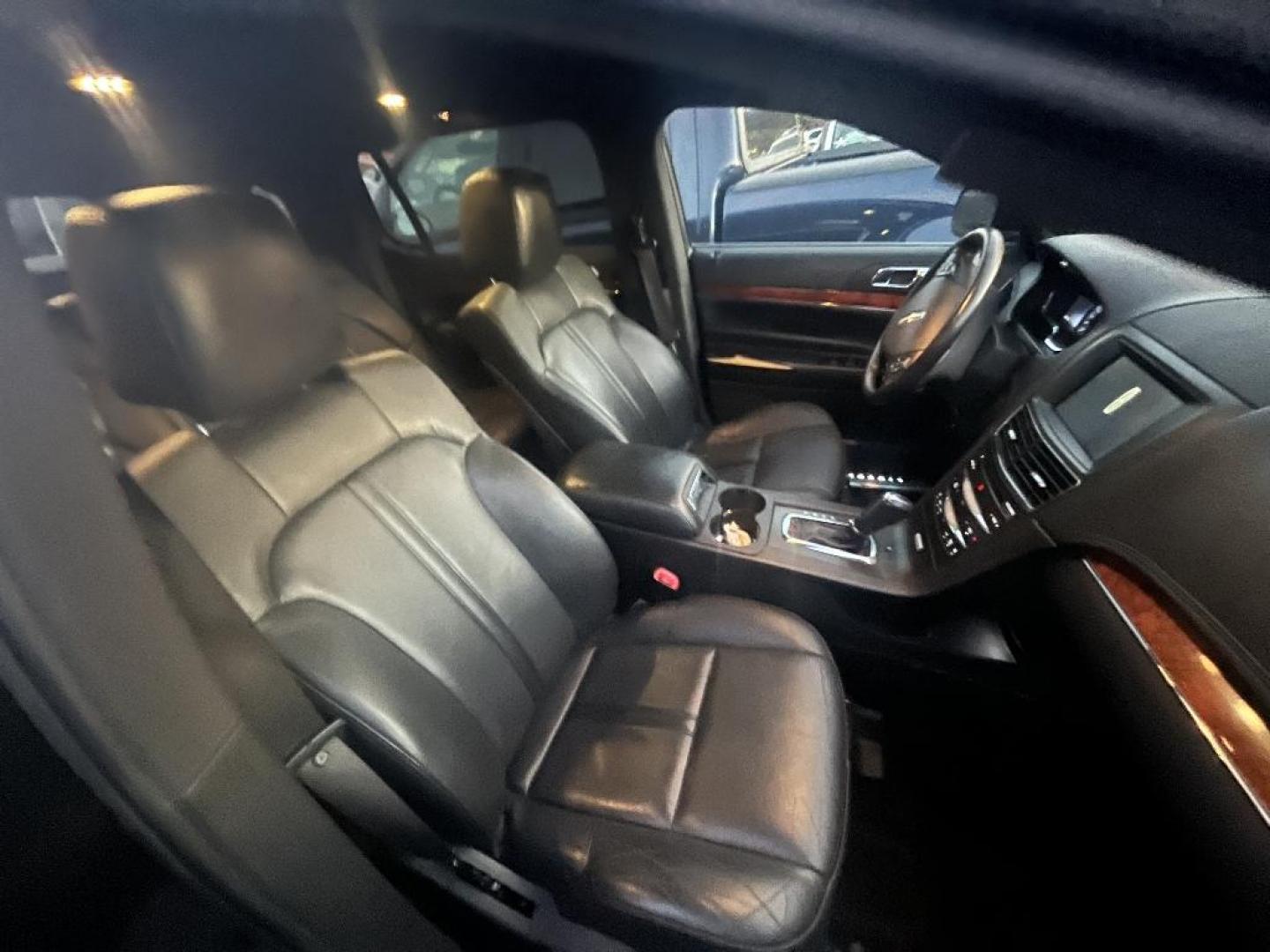 2015 BLACK LINCOLN MKT Livery AWD (2LMHJ5NK9FB) with an 3.7L V6 DOHC 24V engine, AUTOMATIC transmission, located at 2303 West Mt. Houston, Houston, 77038, (281) 507-3956, 29.771597, -95.339569 - Photo#4