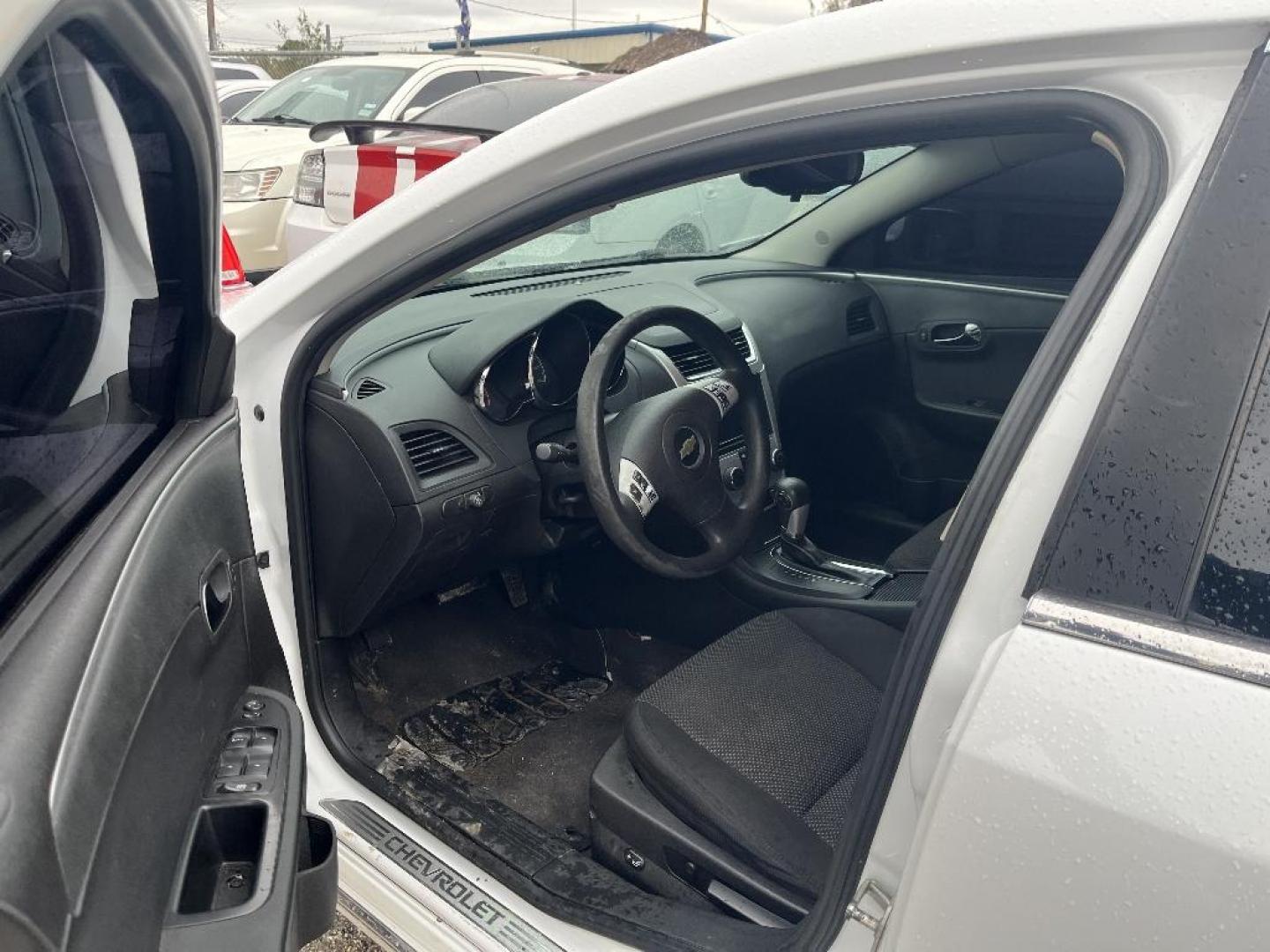 2012 WHITE CHEVROLET MALIBU 1LT (1G1ZC5EU2CF) with an 2.4L L4 DOHC 16V FFV engine, AUTOMATIC transmission, located at 2303 West Mt. Houston, Houston, 77038, (281) 507-3956, 29.771597, -95.339569 - Photo#1