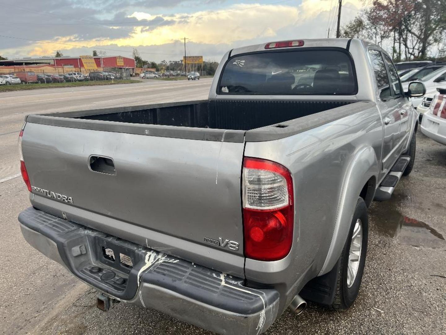 2005 GRAY TOYOTA TUNDRA SR5 Double Cab 2WD (5TBET34125S) with an 4.7L V8 DOHC 32V engine, AUTOMATIC transmission, located at 2303 West Mt. Houston, Houston, 77038, (281) 507-3956, 29.771597, -95.339569 - Photo#2