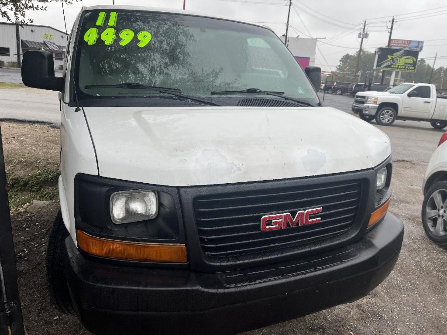 2011 WHITE GMC SAVANA G2500 Extended Cargo (1GTW7GCA9B1) with an 4.8L V8 OHV 16V FFV engine, AUTOMATIC transmission, located at 2303 West Mt. Houston, Houston, 77038, (281) 507-3956, 29.771597, -95.339569 - Photo#0