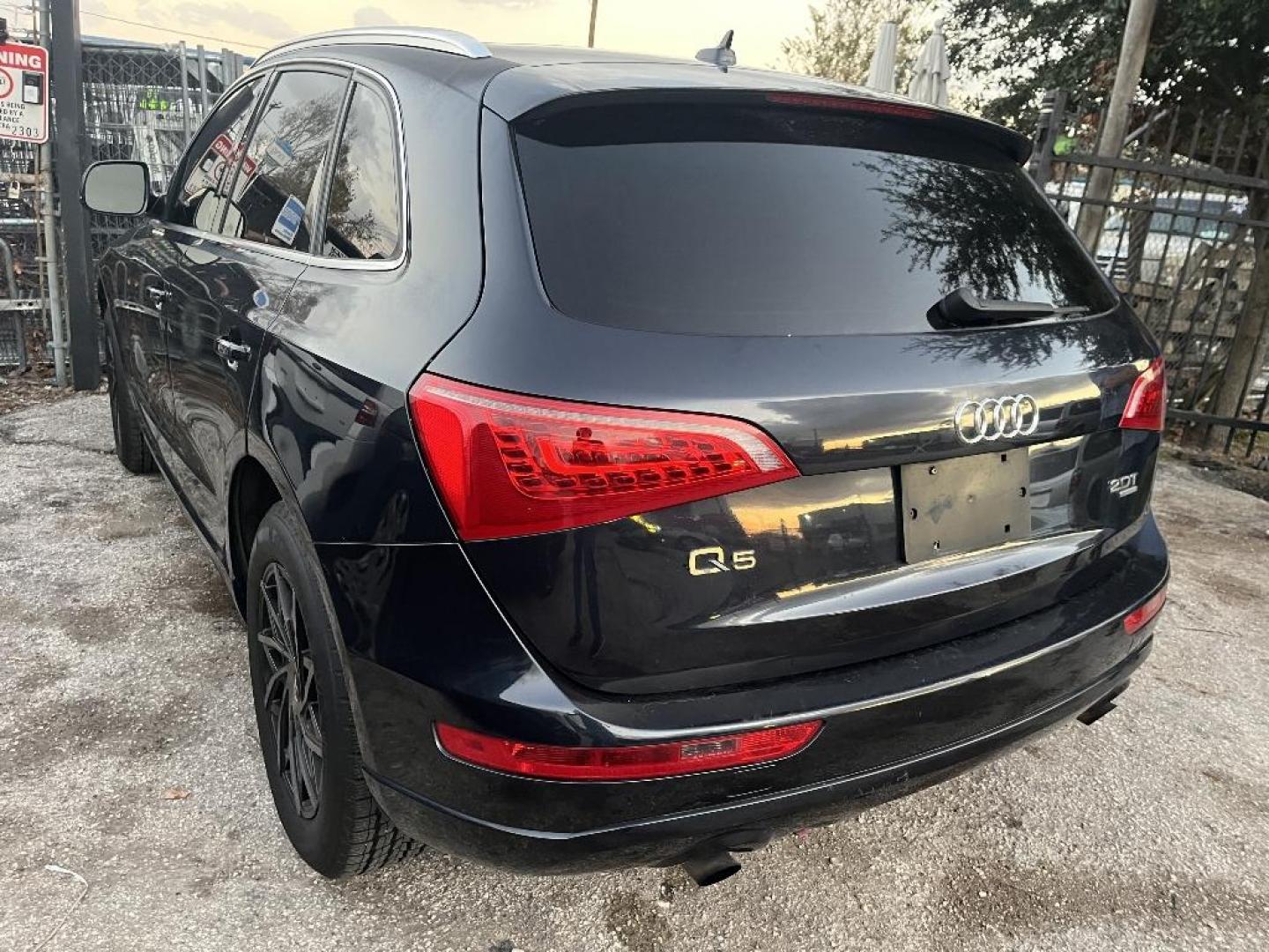 2012 BLACK AUDI Q5 2.0 quattro Premium (WA1LFAFP0CA) with an 2.0L L4 DOHC 16V engine, AUTOMATIC transmission, located at 2303 West Mt. Houston, Houston, 77038, (281) 507-3956, 29.771597, -95.339569 - Photo#3