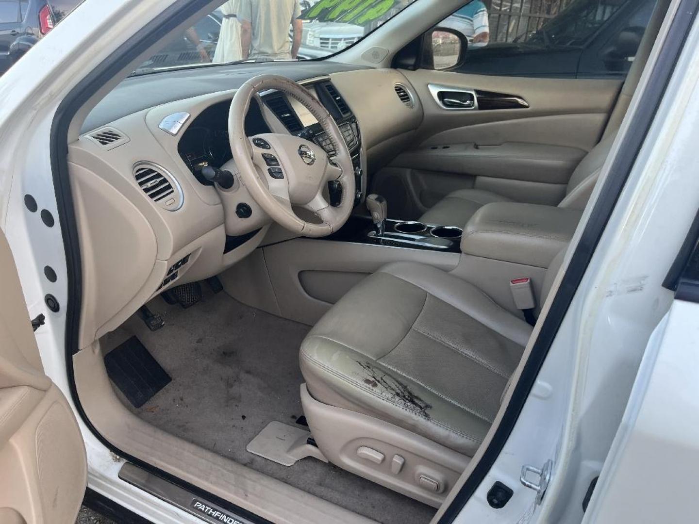 2015 WHITE NISSAN PATHFINDER S 2WD (5N1AR2MN7FC) with an 3.5L V6 DOHC 24V engine, AUTOMATIC transmission, located at 2303 West Mt. Houston, Houston, 77038, (281) 507-3956, 29.771597, -95.339569 - Photo#3