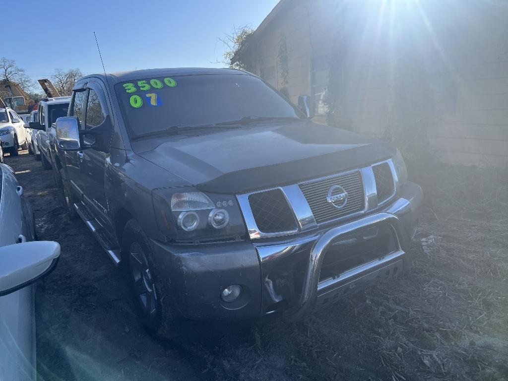 photo of 2007 NISSAN TITAN LE Crew Cab 2WD