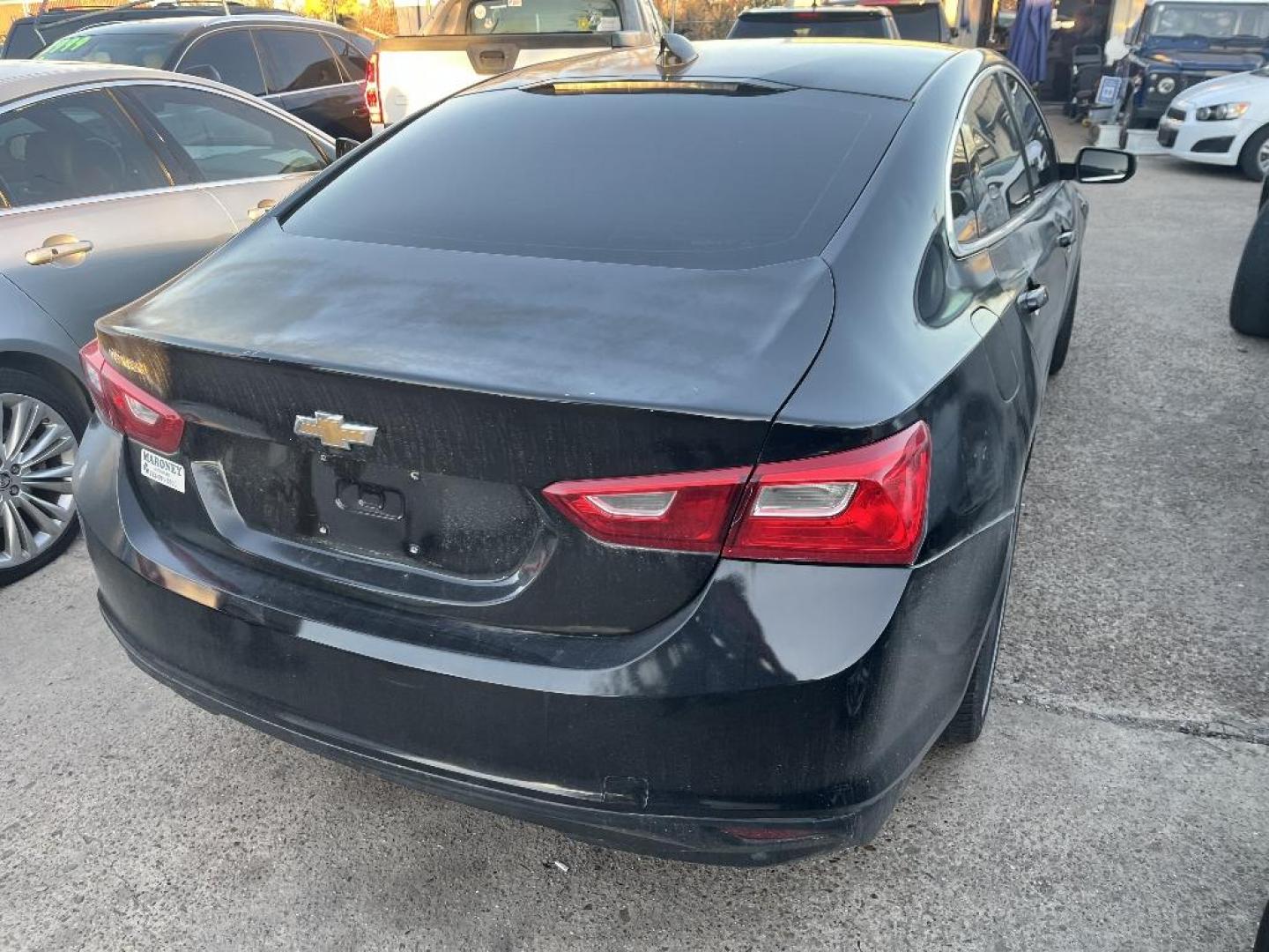 2018 BLACK CHEVROLET MALIBU LT (1G1ZD5ST8JF) with an 1.5L L4 DOHC 16V engine, AUTOMATIC transmission, located at 2303 West Mt. Houston, Houston, 77038, (281) 507-3956, 29.771597, -95.339569 - Photo#5