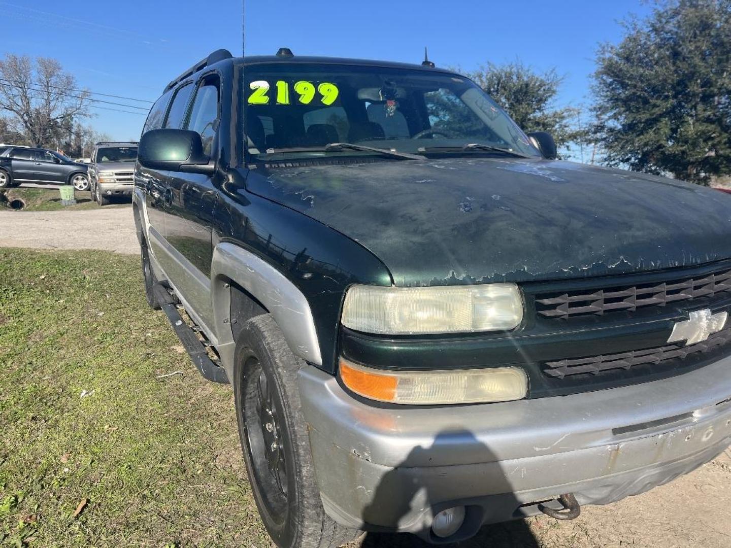 2004 BROWN CHEVROLET SUBURBAN 1500 4WD (3GNFK16Z24G) with an 5.3L V8 OHV 16V FFV engine, AUTOMATIC transmission, located at 2303 West Mt. Houston, Houston, 77038, (281) 507-3956, 29.771597, -95.339569 - Photo#5