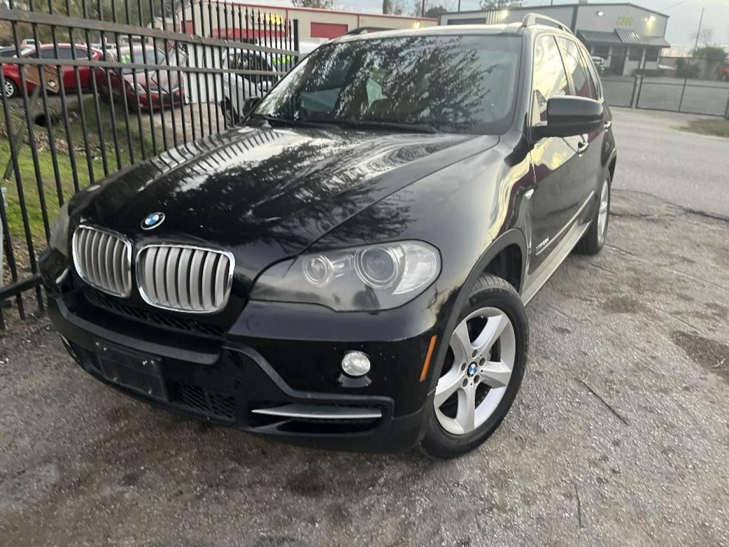 2010 BLACK BMW X5 xDrive35d (5UXFF0C54AL) with an 3.0L L6 DOHC 24V DIESEL engine, AUTOMATIC transmission, located at 2303 West Mt. Houston, Houston, 77038, (281) 507-3956, 29.771597, -95.339569 - Photo#0