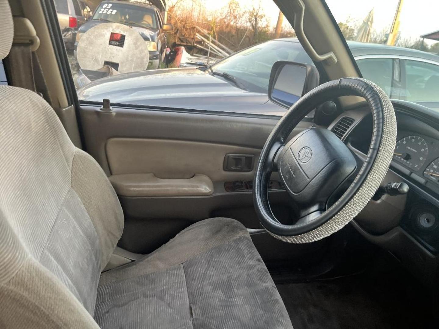 1998 BROWN TOYOTA 4RUNNER Limited 4WD (JT3HN87R0W0) with an 3.4L V6 DOHC 24V engine, AUTOMATIC transmission, located at 2303 West Mt. Houston, Houston, 77038, (281) 507-3956, 29.771597, -95.339569 - Photo#2