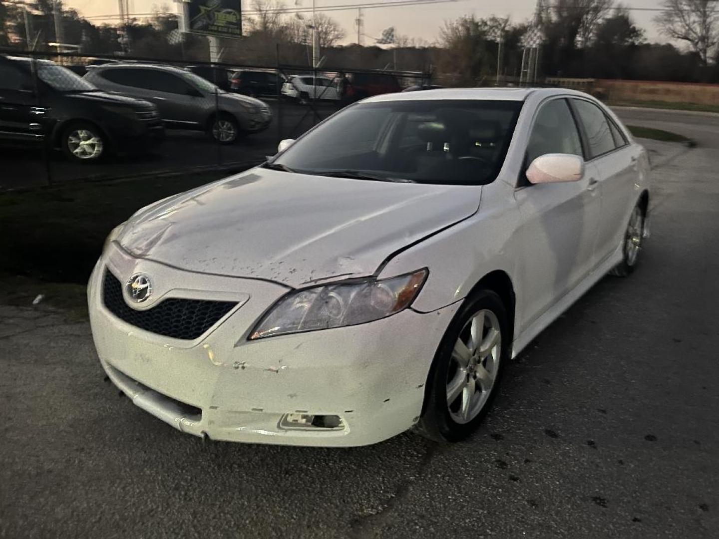 2009 WHITE TOYOTA CAMRY LE V6 6-Spd AT (4T1BK46KX9U) with an 3.5L V6 DOHC 24V engine, AUTOMATIC transmission, located at 2303 West Mt. Houston, Houston, 77038, (281) 507-3956, 29.771597, -95.339569 - Photo#6