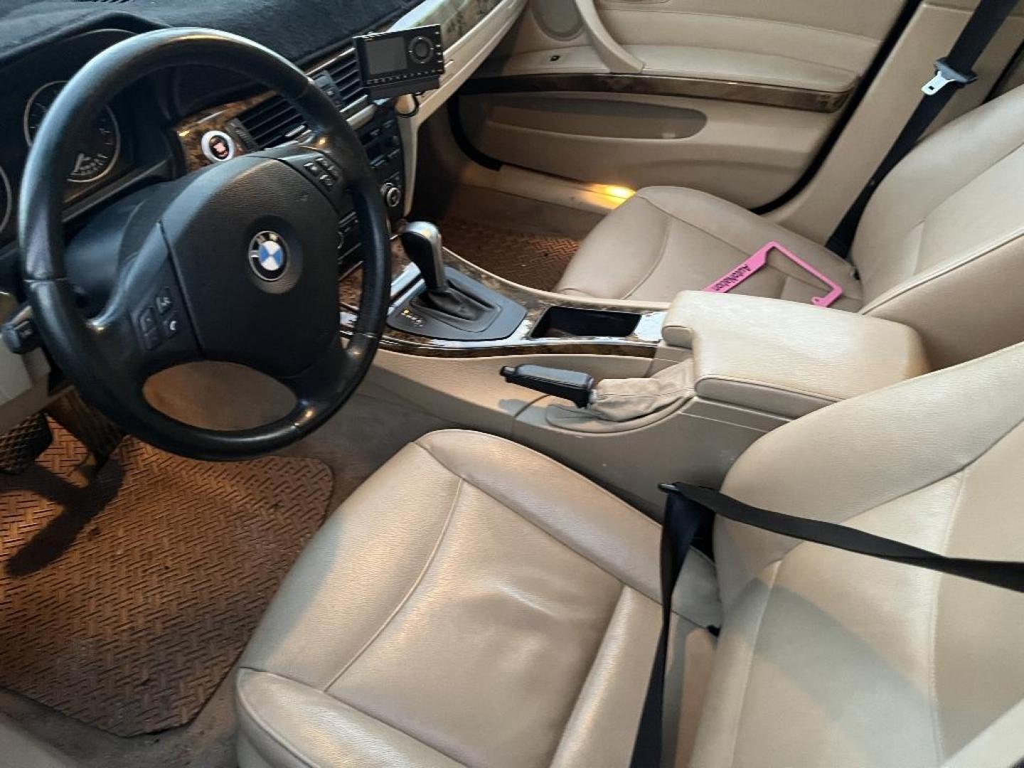 2007 BLACK BMW 3-SERIES SPORT WAGON 328xi (WBAVT73557F) with an 3.0L L6 DOHC 24V engine, AUTOMATIC transmission, located at 2303 West Mt. Houston, Houston, 77038, (281) 507-3956, 29.771597, -95.339569 - Photo#3